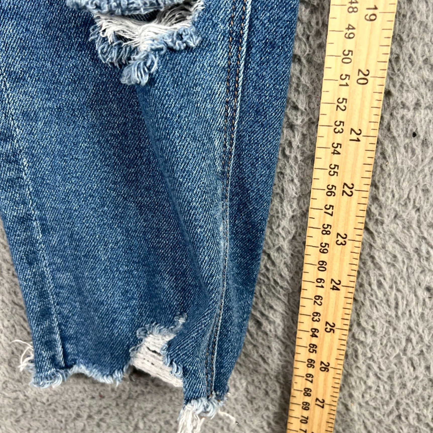 American Eagle Outfitters American Eagle Outfitters Mom Jeans Womens Size 4 Reg Blue Distressed Denim Size 27" / US 4 / IT 40 - 2 Thumbnail