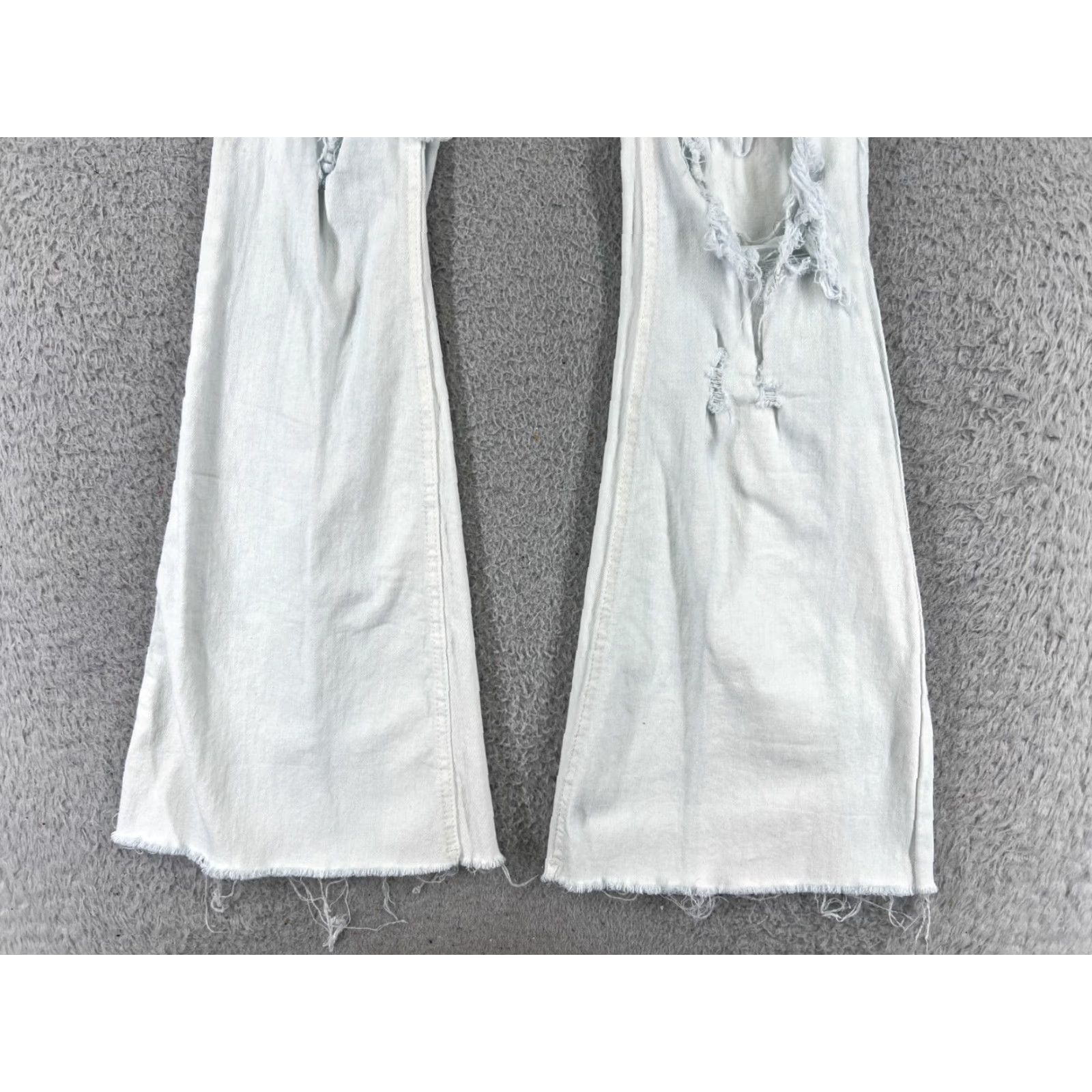 Forever 21 Forever 21 Jeans Womens 24 Blue Denim Flared Distressed Raw Hem 22x30 Pants Regular Jeans Womens Blue 90s Western Fashion Size 42" / US 20 - 2 Thumbnail
