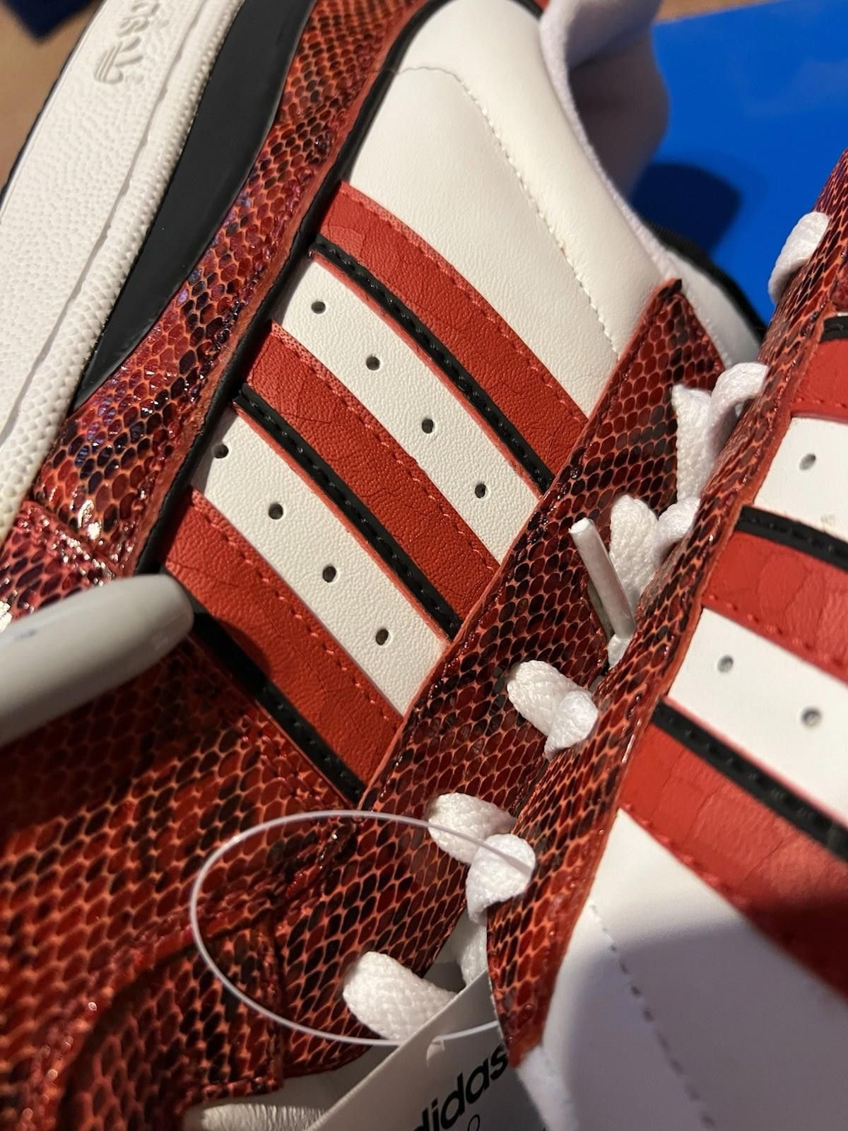 Adidas 2004 adidas Fleetwood Lo Red Snakeskin 538831 US11 Size US 11 / EU 44 - 4 Thumbnail