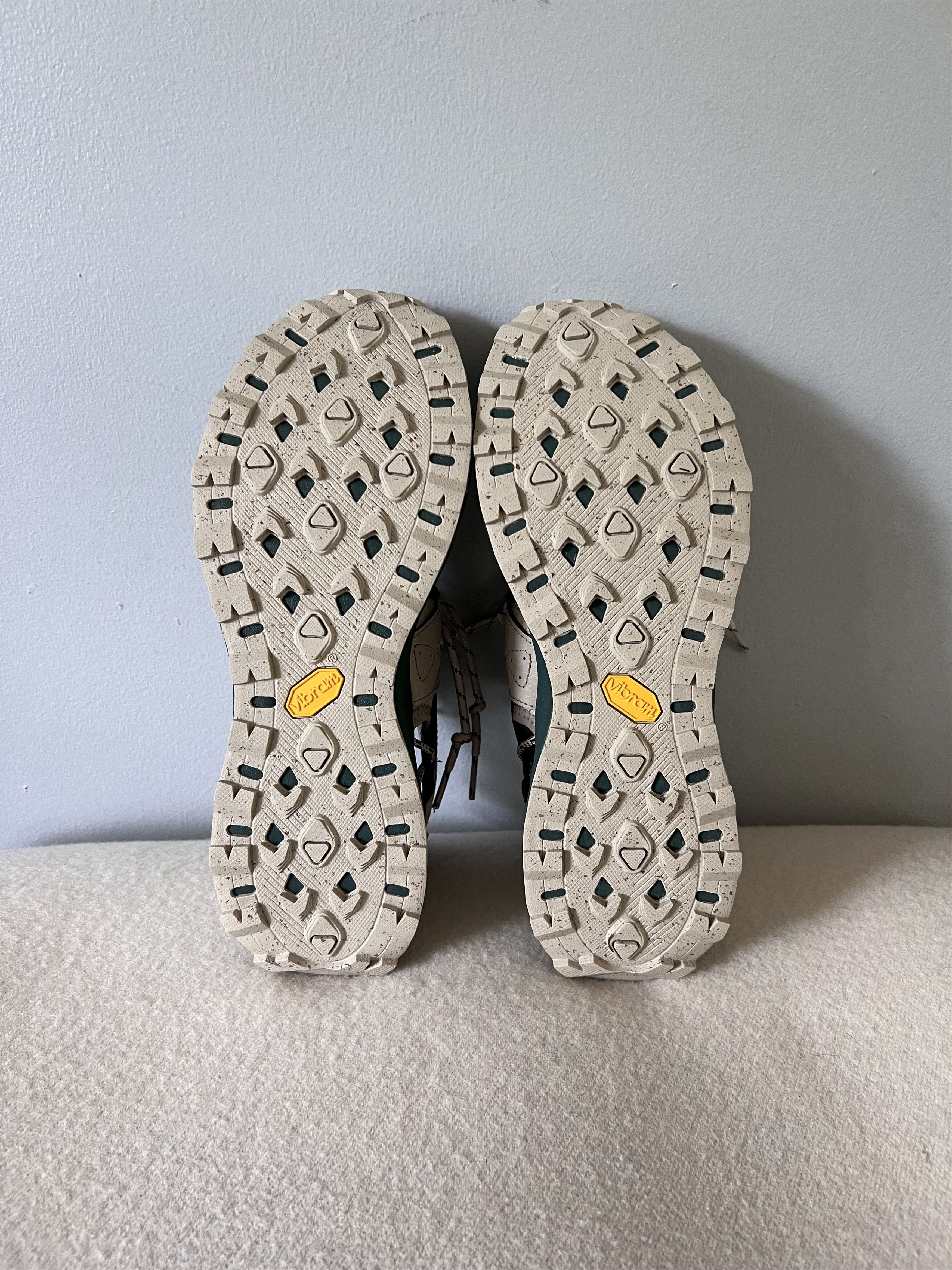 Merrell Reese Cooper Merrell Moab FLight SVE in Oyster White Size US 9 / EU 42 - 6 Thumbnail
