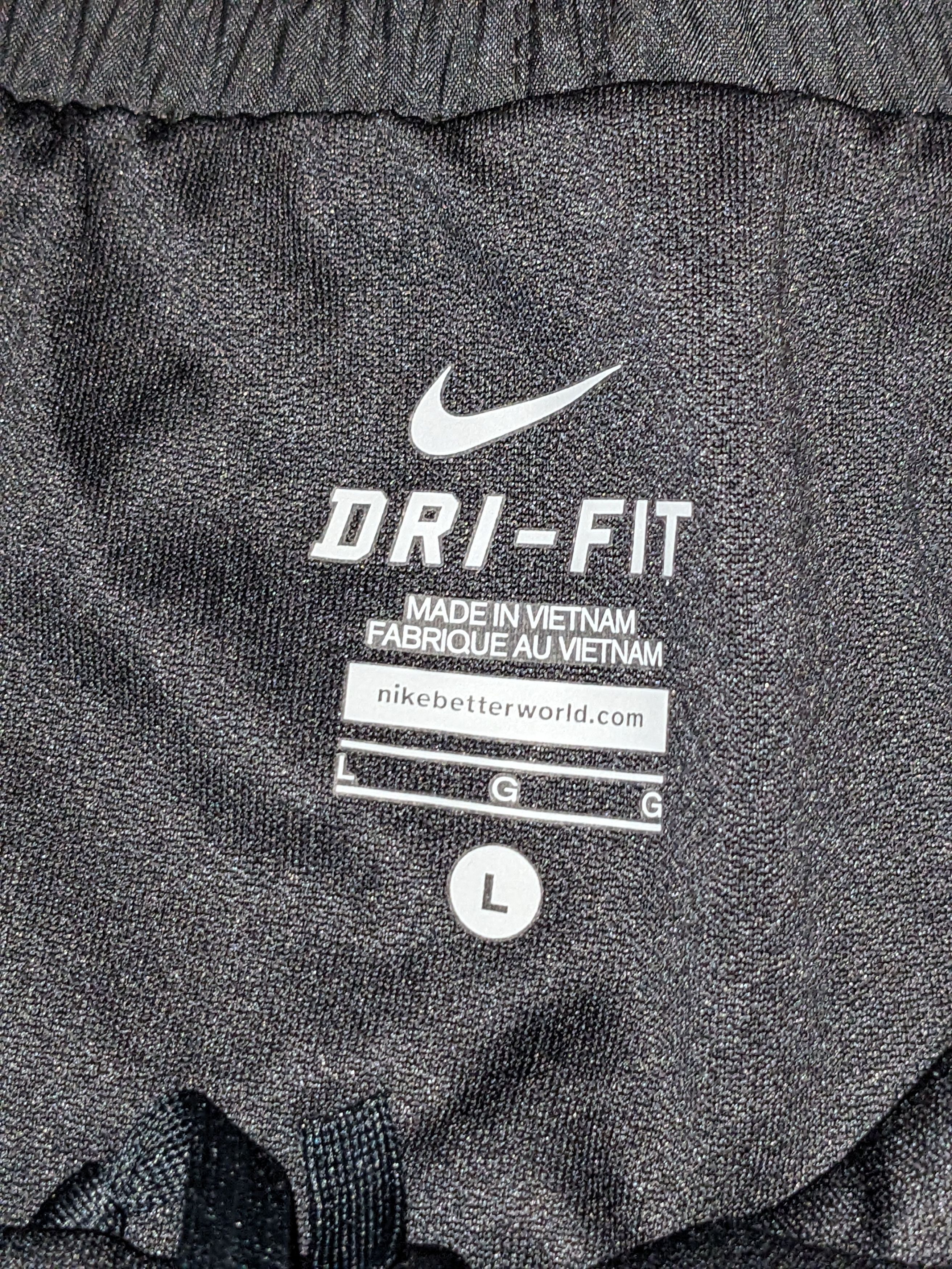 Nike × Vintage Nike Dri-Fit Large Womans Black Shorts Size 30" / US 8 / IT 44 - 4 Thumbnail