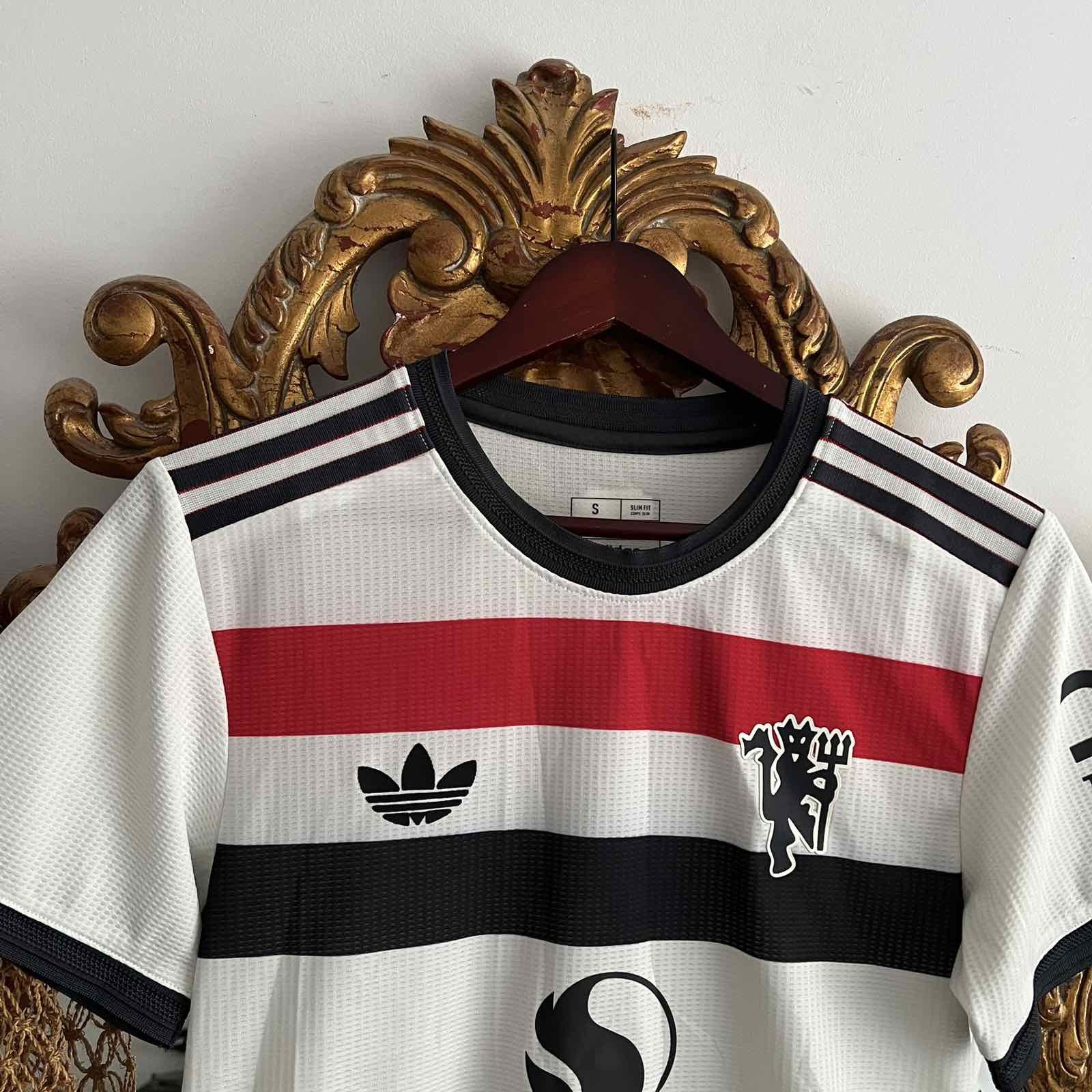 Adidas Adidas Manchester United 24/25 Soccer Jersey De Ligt #4 Sz S Size US S / EU 44-46 / 1 - 5 Thumbnail