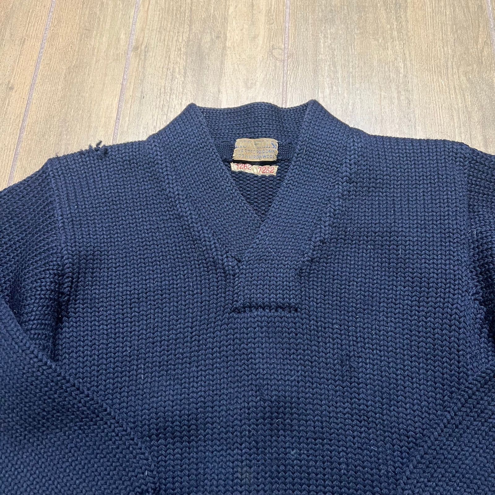 Vintage Vintage Lion Mills 1940s wool sweater Sz S/M made Hartford Size US M / EU 48-50 / 2 - 1 Thumbnail
