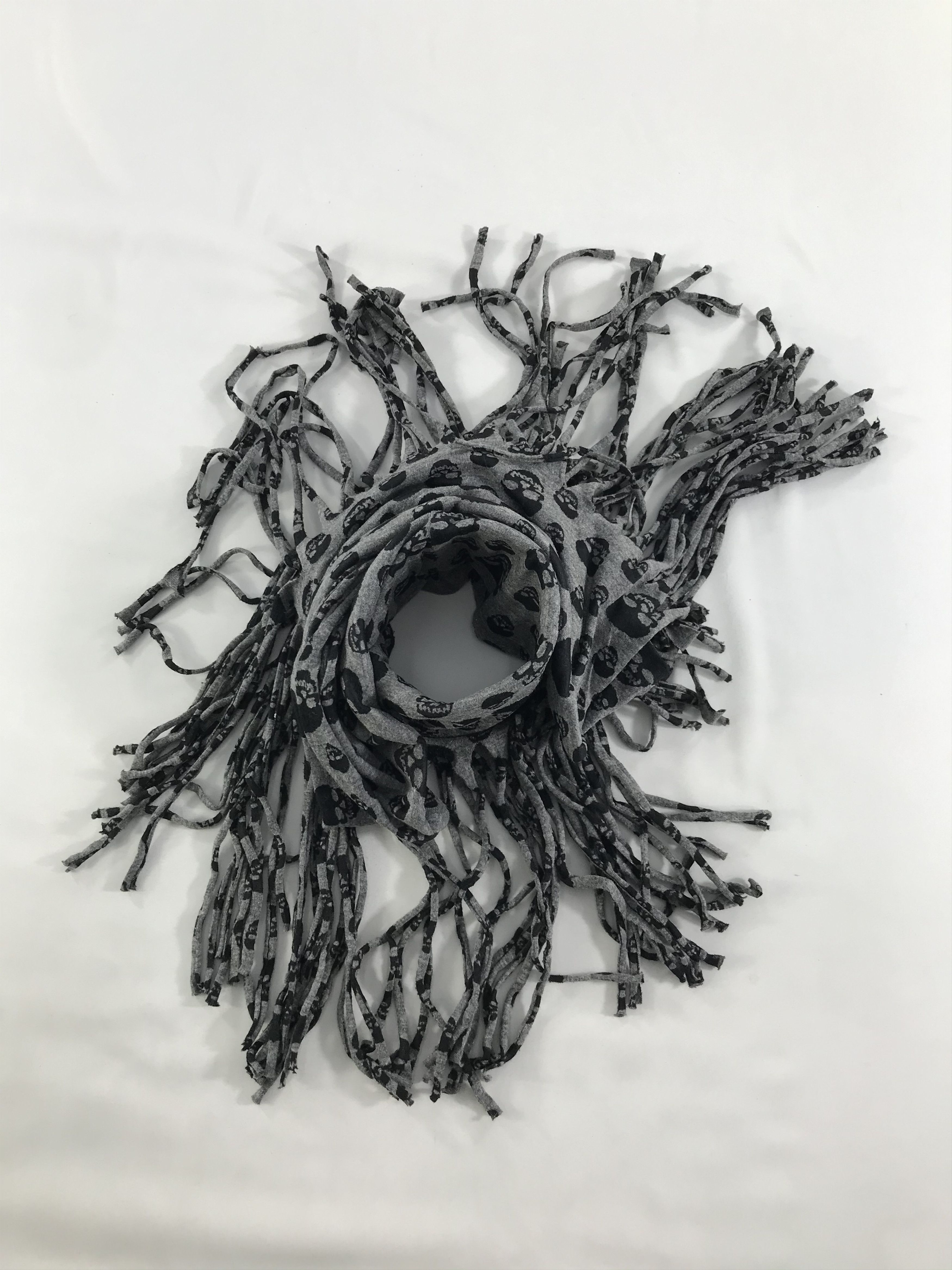 Seditionaries Skulls Fringe Scarf Muffler Wool V104 Size ONE SIZE - 1 Thumbnail