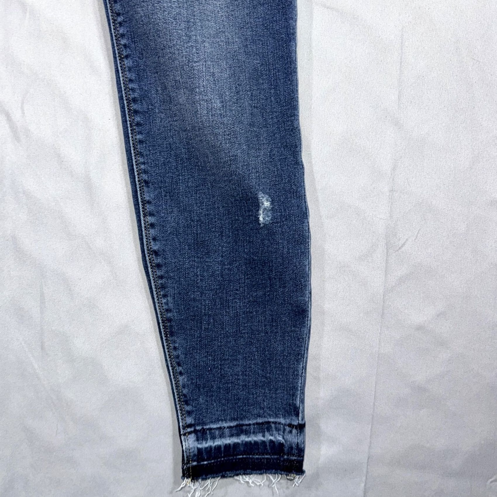 Spanx Spanx Jeans Womens M Blue Pull On Jeggings Skinny Raw Hem Distressed Denim Size 32" / US 10 / IT 46 - 5 Thumbnail