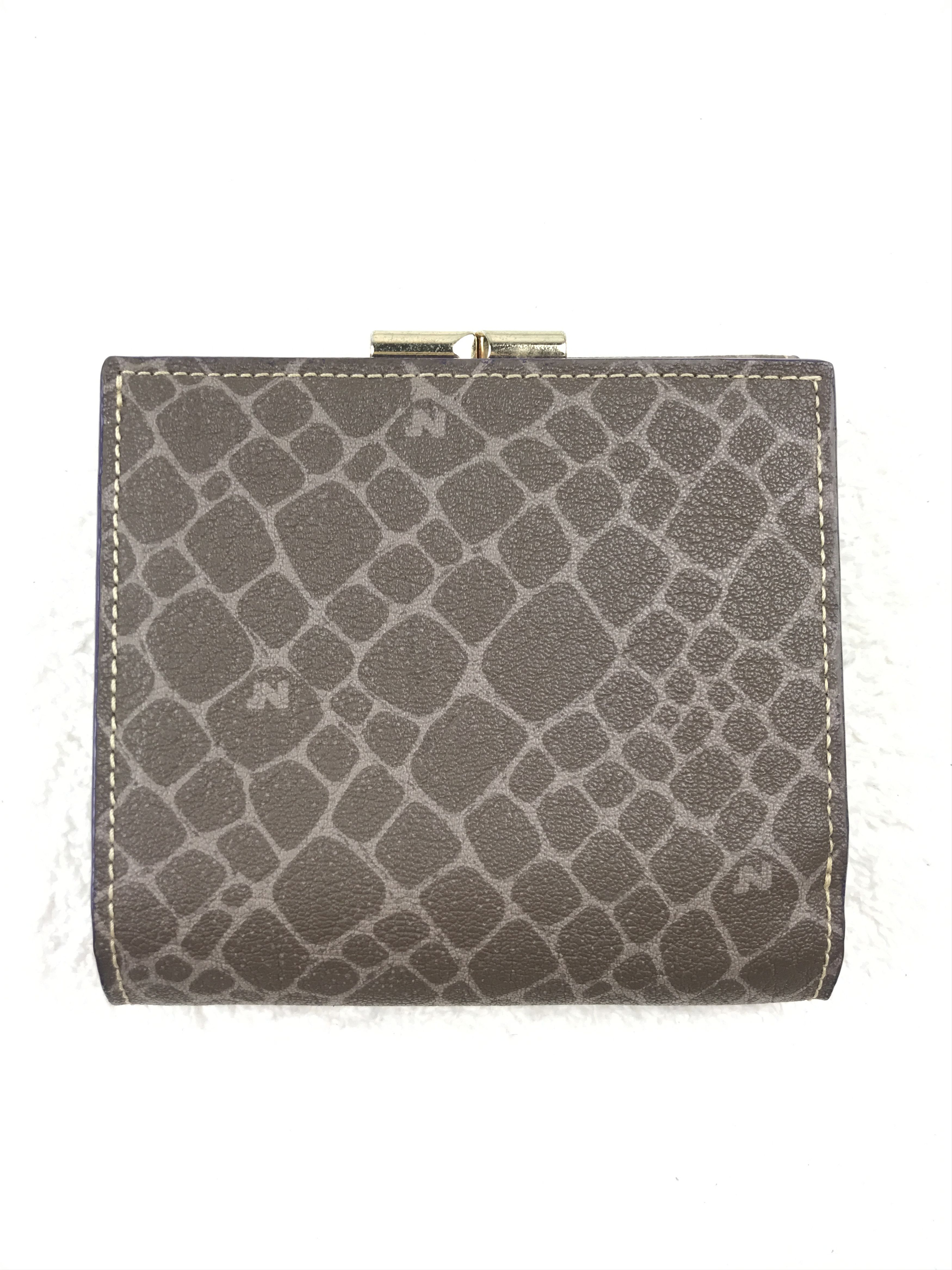 Vintage Nina Ricci Leather Pattern Kisslock Bifold Wallet
