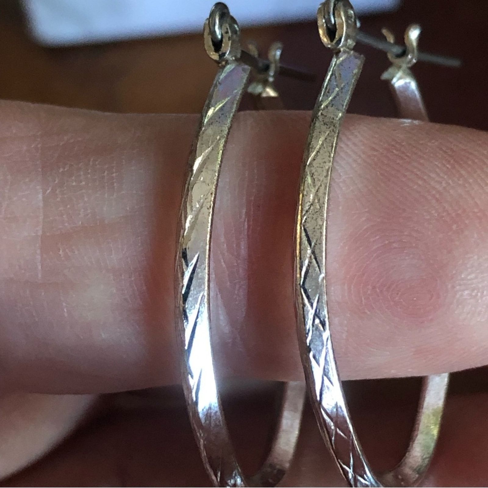Vintage Vintage diamond cut design elongated silver hoop earrings Size ONE SIZE - 6 Thumbnail