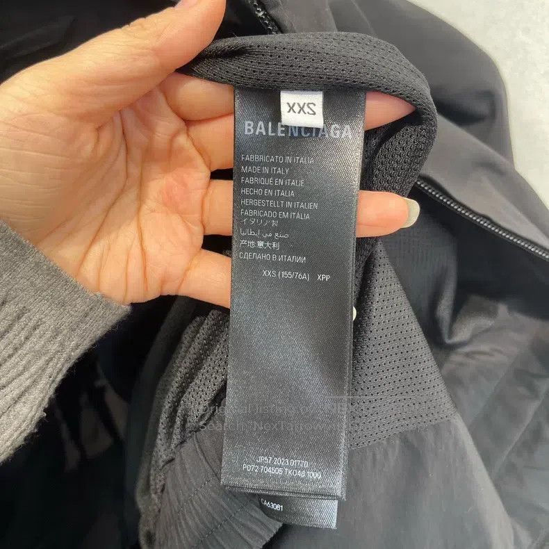 Balenciaga Balenciaga 3B Embroidered Logo Windbreaker Jacket Size US XXS / EU 40 - 5 Thumbnail