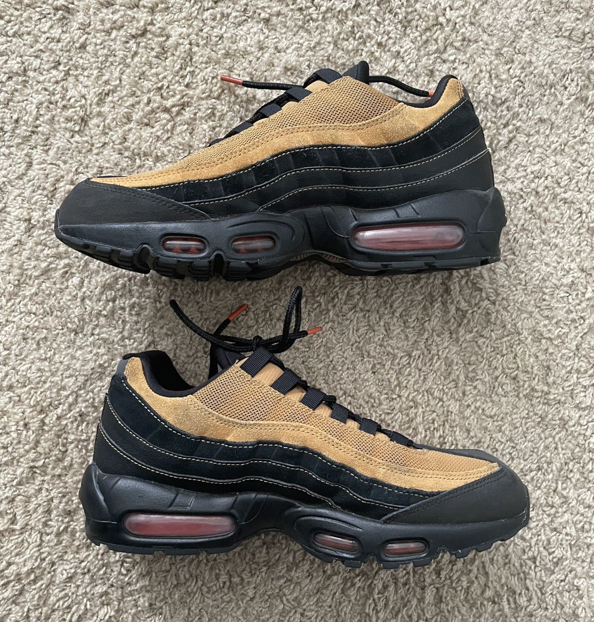 Nike Nike Air Max 95 “Black Wheat” Size US 9 / EU 42 - 2 Thumbnail