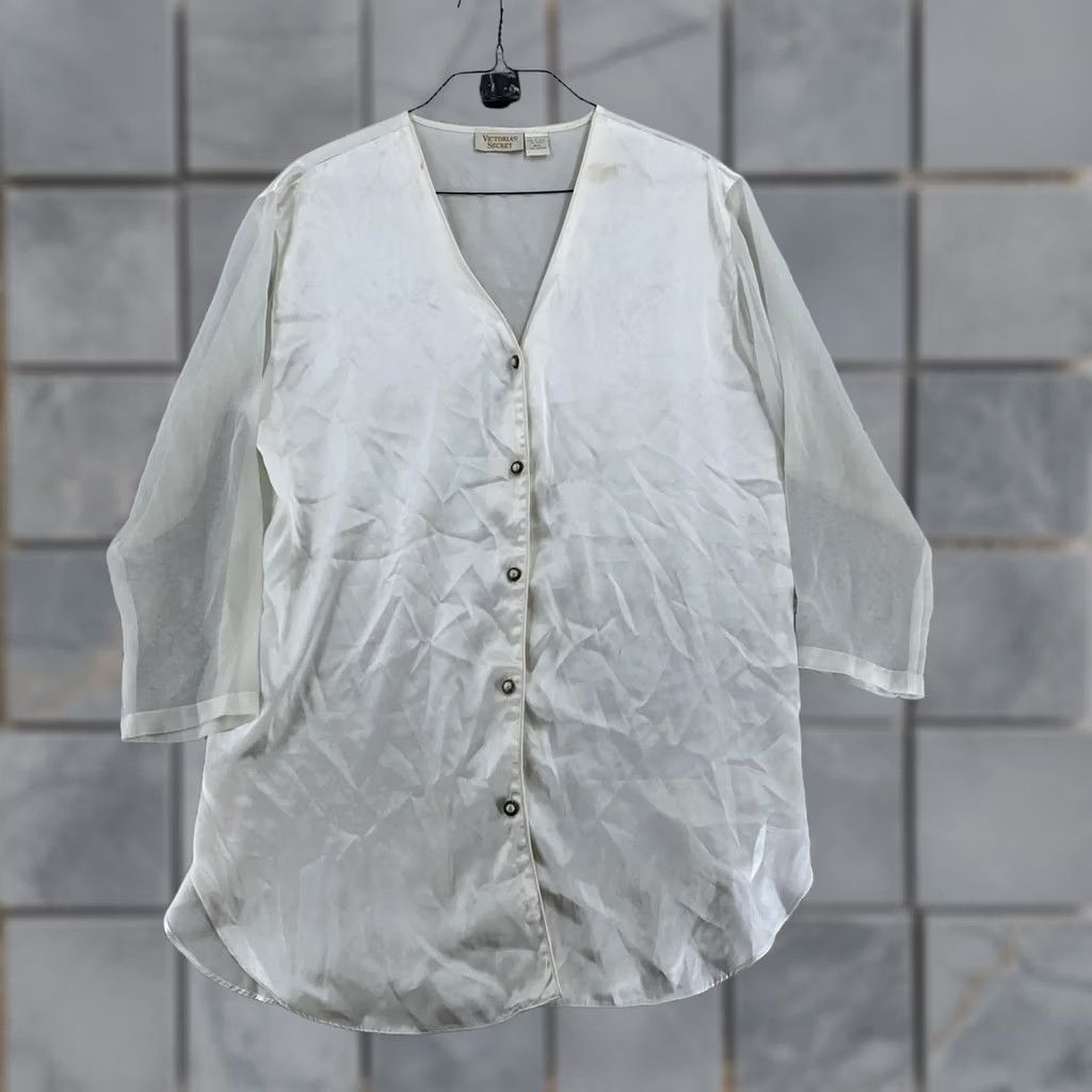 Victoria's Secret Vtg Victoria's Secret Gold Label Satin Pajama Top Womens M/L Ivory Pearl Button 3/4 Sleeve V-Neck Blouse Vintage Ladies Shirt Size M / US 6-8 / IT 42-44 - 1 Thumbnail