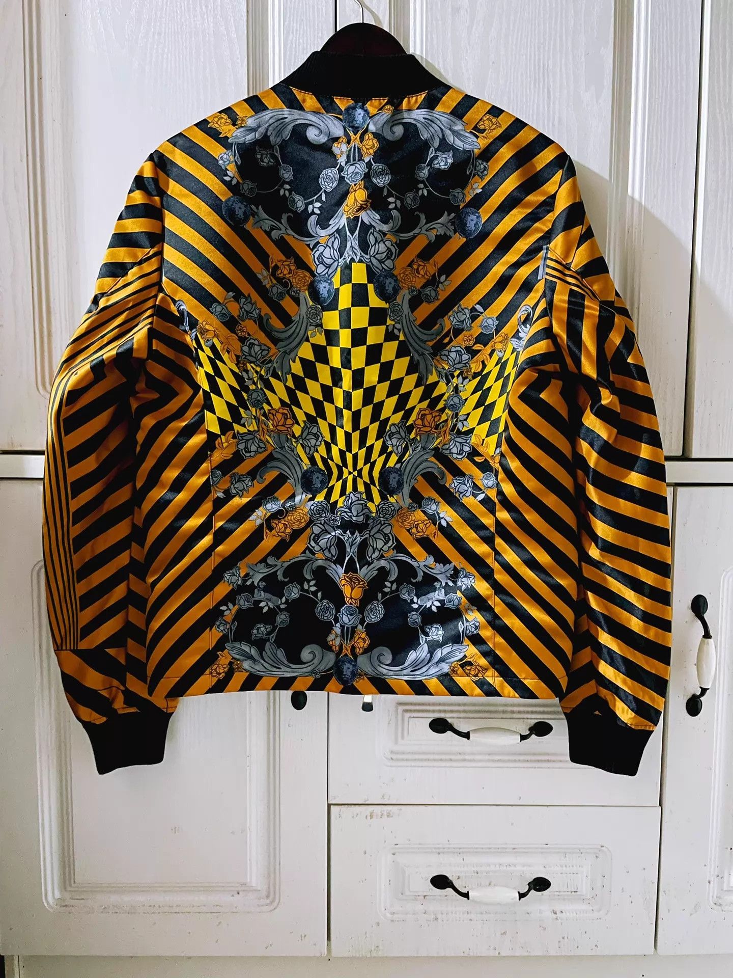 Versace Versace Tiger Stripe Baroque Print Nylon Jacket M Size US M / EU 48-50 / 2 - 1 Thumbnail
