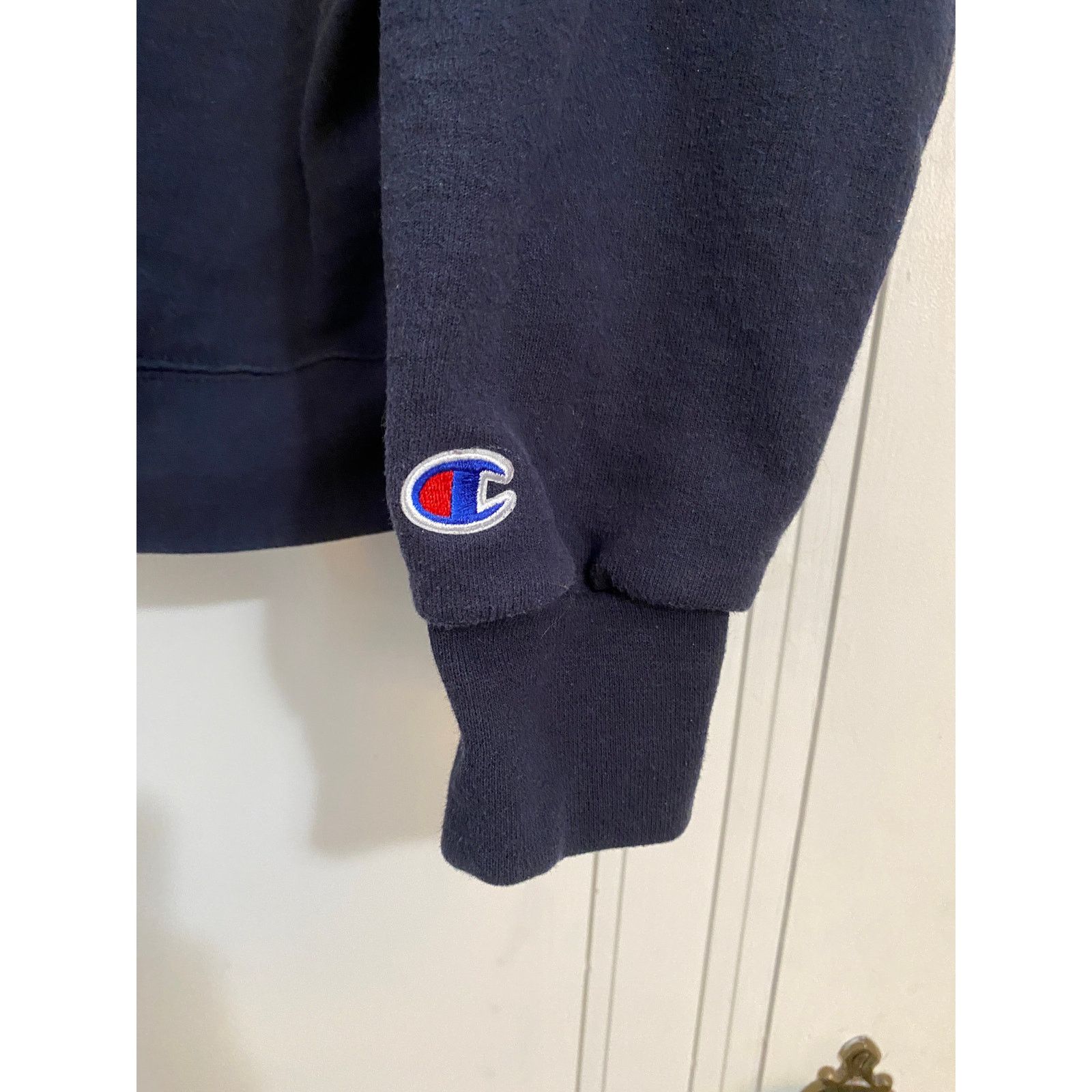 Champion University of Wisconsin Eau Claire Christmas Crewneck Size M Size US M / EU 48-50 / 2 - 3 Thumbnail