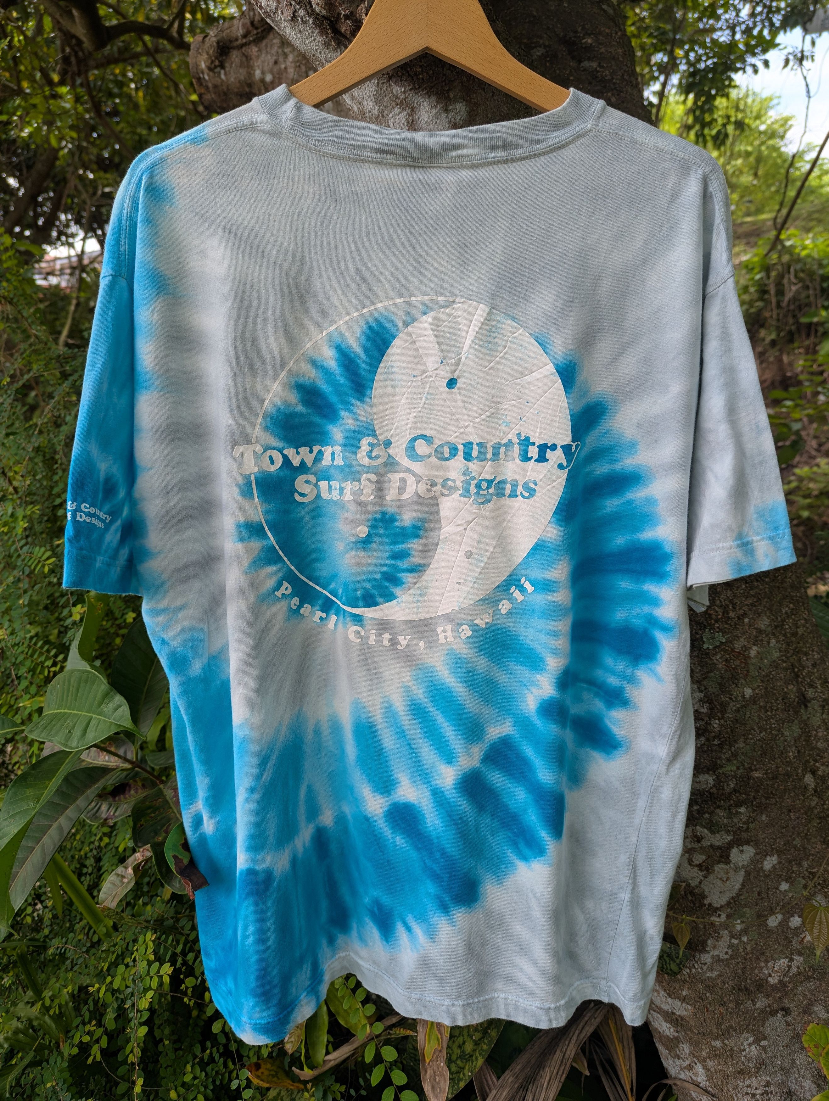 Vintage Town & Country Surf Design Hawaii Tie Dye Tshirt Size US L / EU 52-54 / 3 - 1 Thumbnail