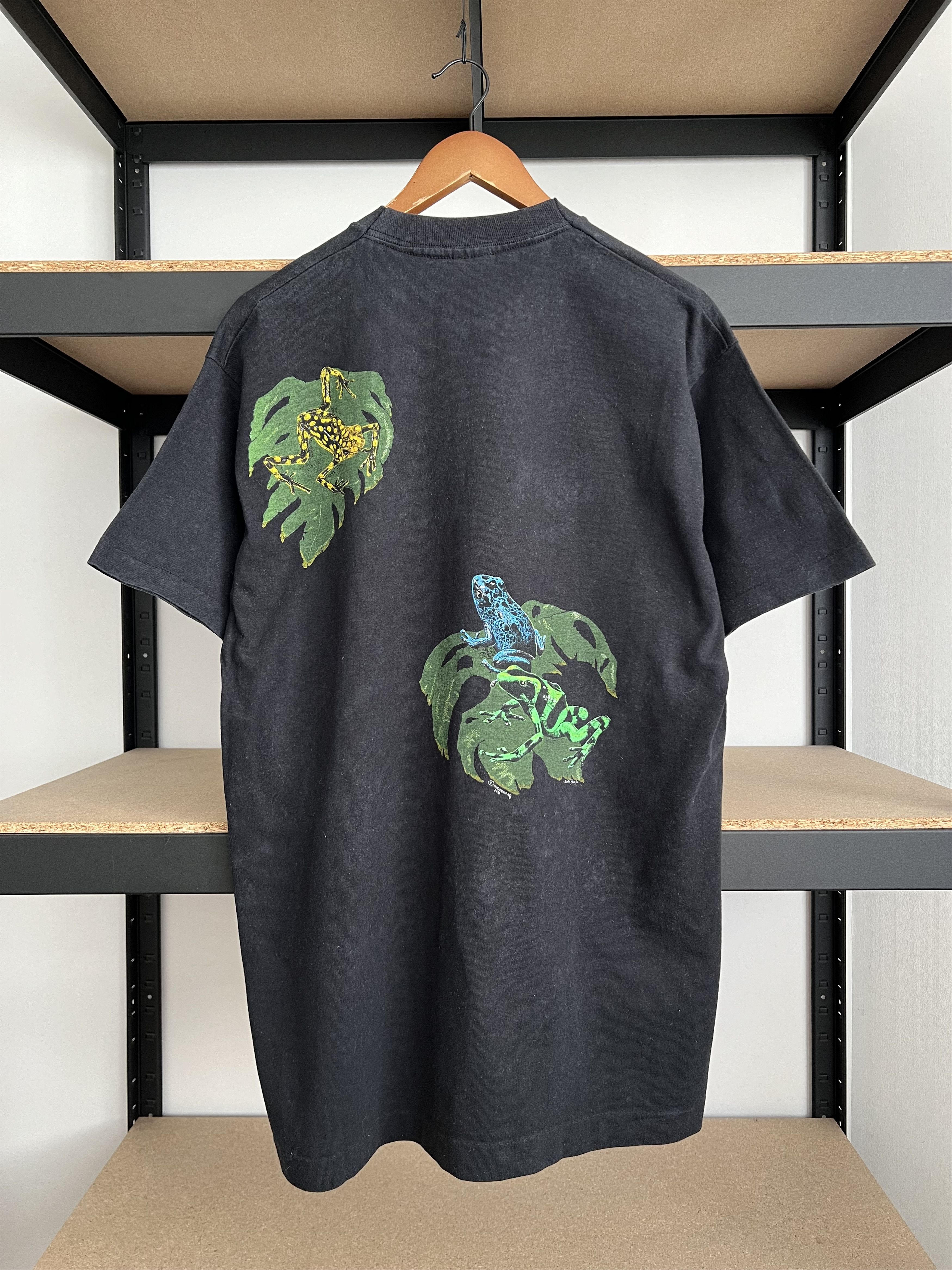 Vintage Vintage 1990 Harlequin Frog Animal Nature Black T-shirt Size US XL / EU 56 / 4 - 2 Thumbnail
