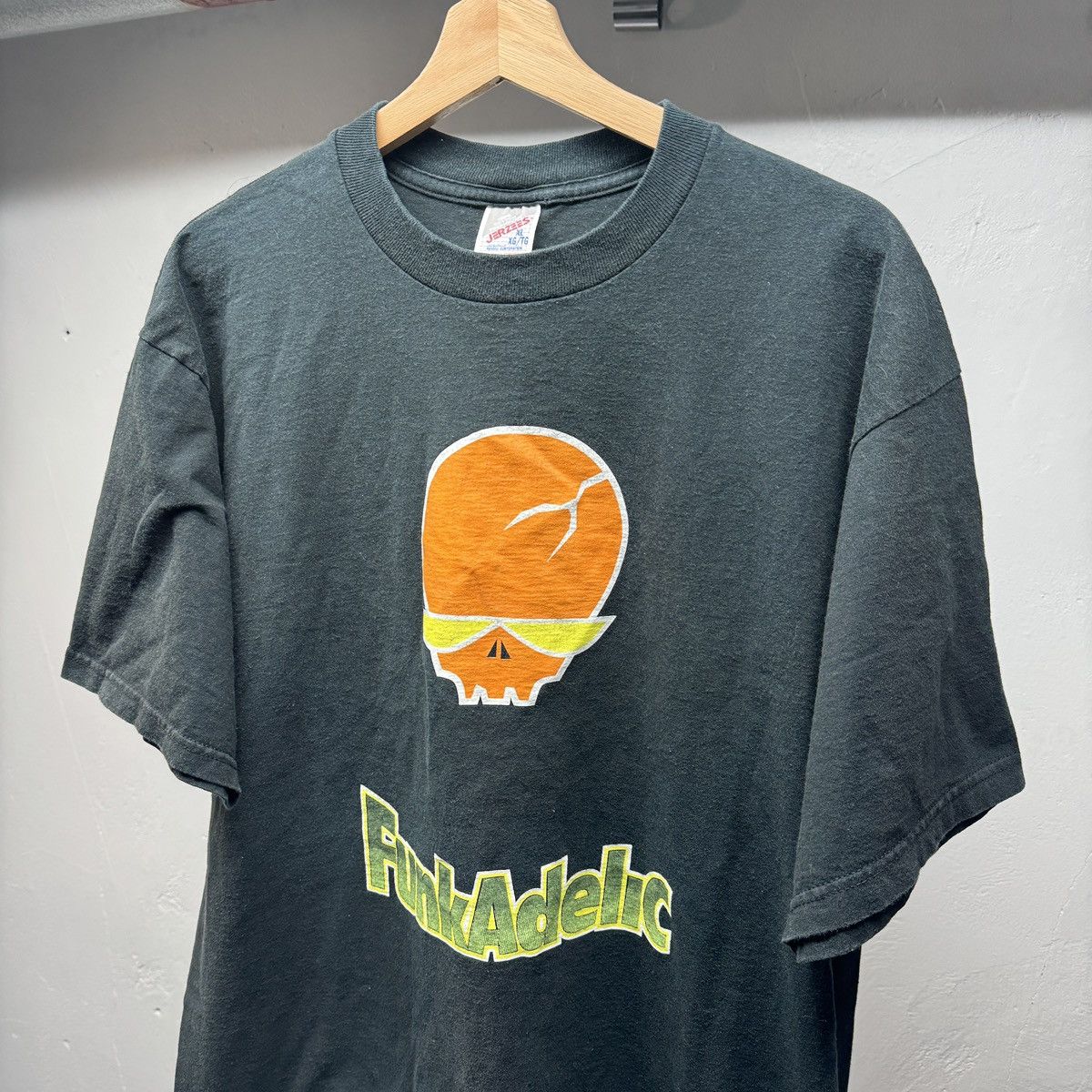 Vintage 90s Faded Funkadelic Alien Shirt Grunge Thrashed Band Skater Size US XL / EU 56 / 4 - 3 Thumbnail