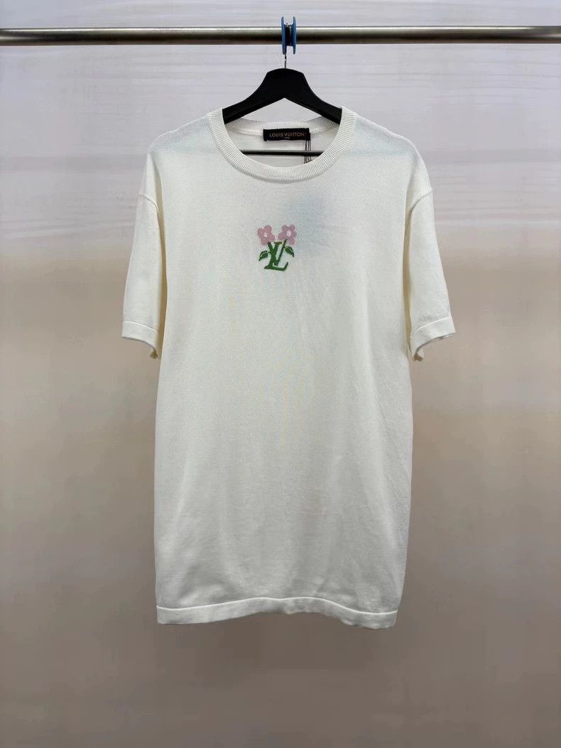 Louis Vuitton LOUIS VUITTON Knitted small flower logo short sleeve 2504-N Size US L / EU 52-54 / 3 - 1 Thumbnail