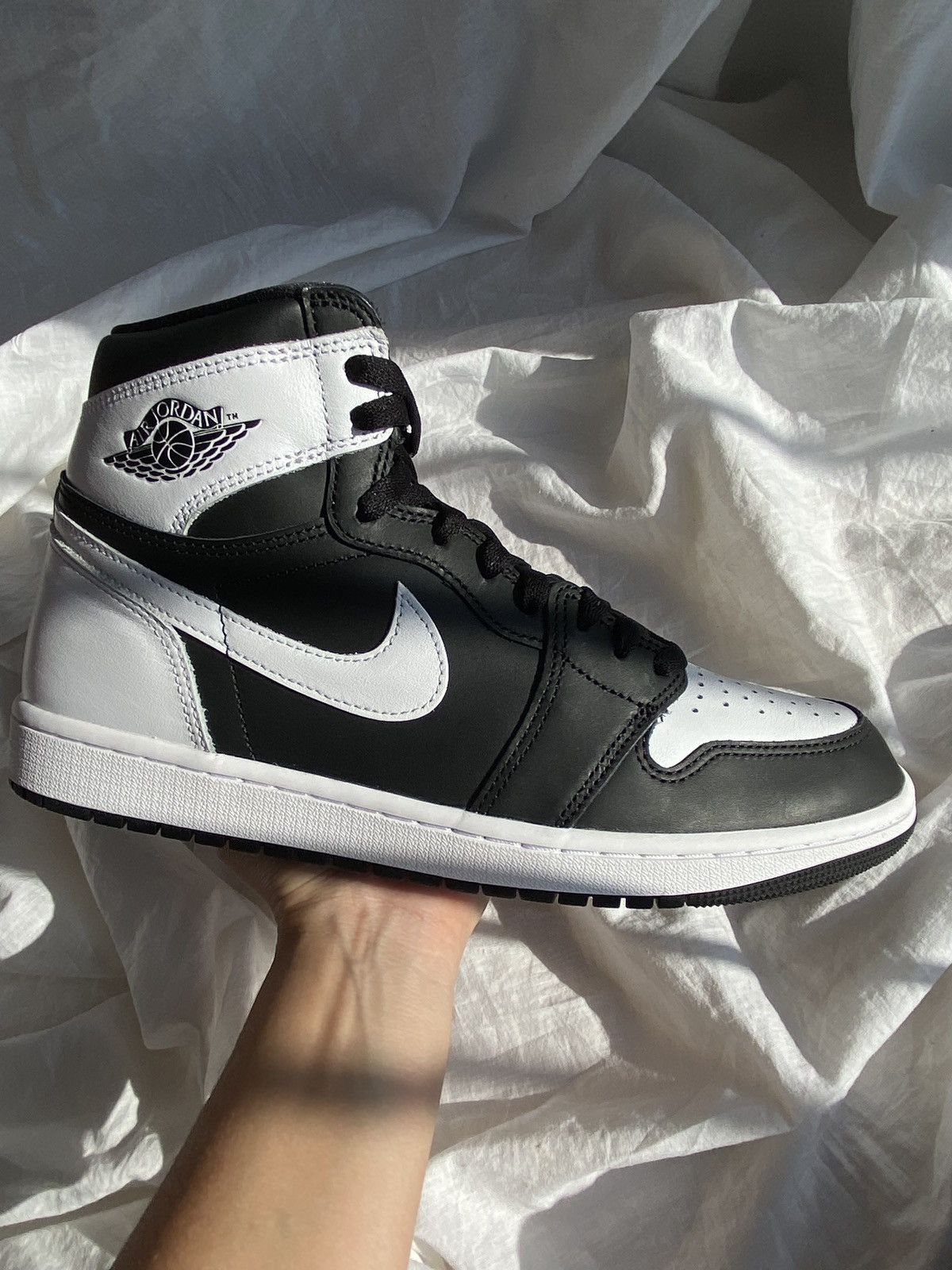 Jordan Brand Nike Air Jordan One Black and White Size US 10 / EU 43 - 11 Thumbnail