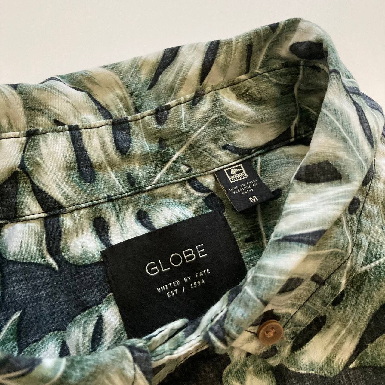 Globe Globe Skateboards Australia Aloha Floral Beach Size US M / EU 48-50 / 2 - 3 Thumbnail