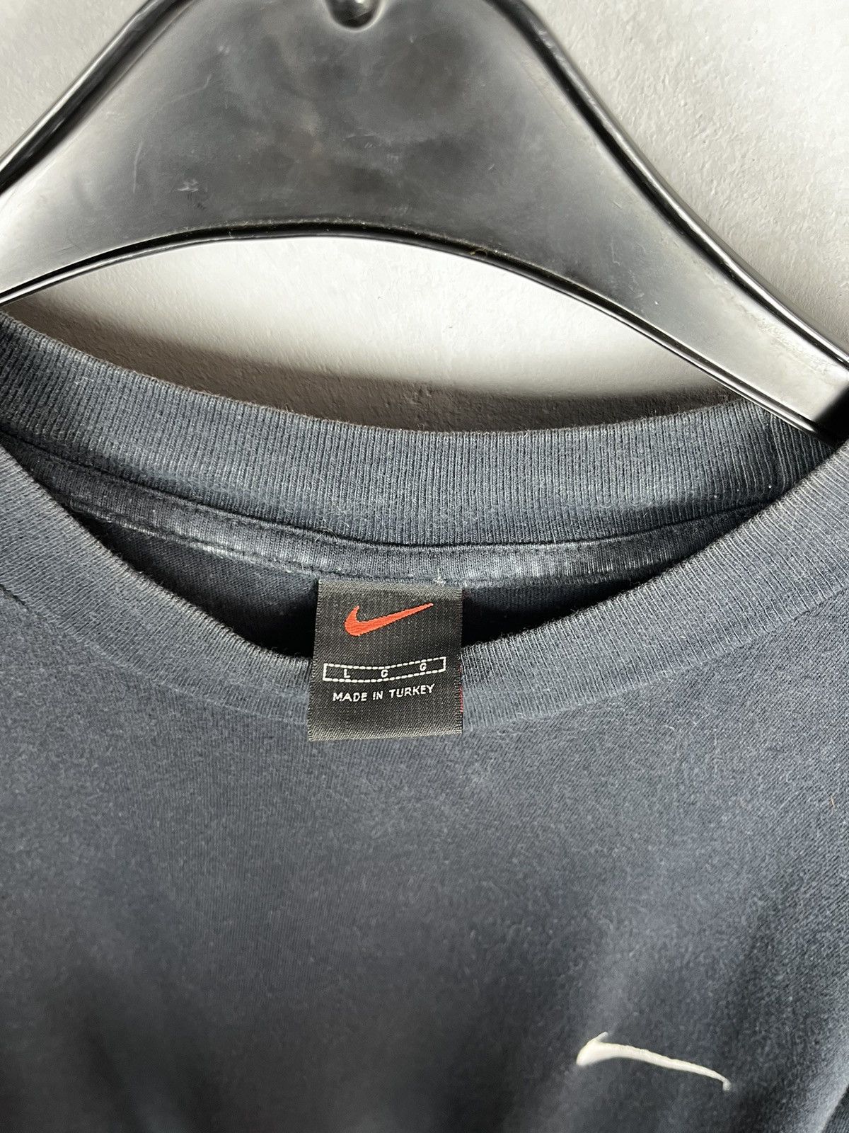 Nike × Vintage Nike black t shirt vintage 90s Size US L / EU 52-54 / 3 - 4 Thumbnail
