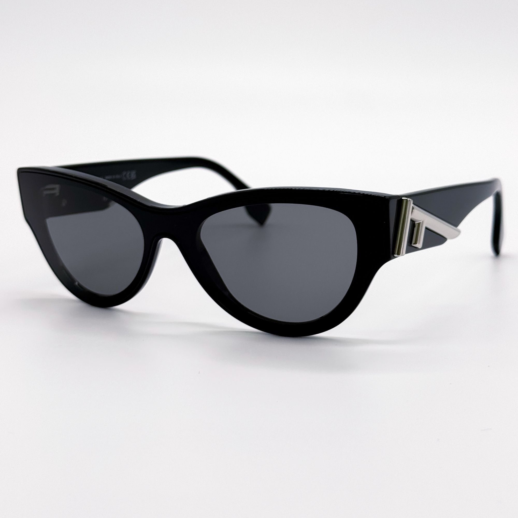 Fendi NEW FENDI SUNGLASSES FE40135I 01A BLACK WOMEN EYEWEAR Size ONE SIZE - 3 Thumbnail