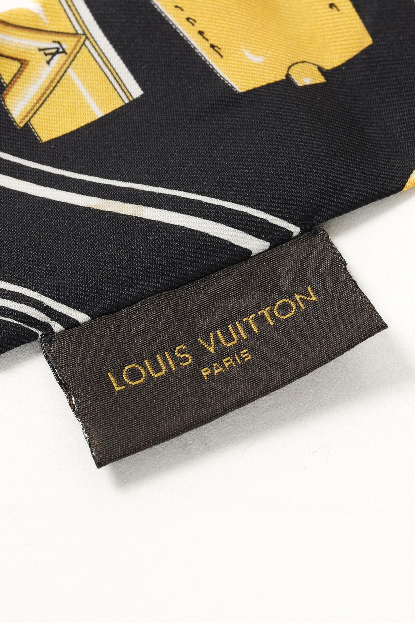 Louis Vuitton Louis Vuitton Full of Locks Black and Gold BB Bandeau Size ONE SIZE - 5 Thumbnail