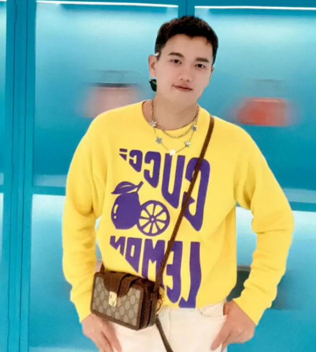 Gucci Gucci Yellow lemon print long-sleeved sweatshirt 2505-Nexta Size US XS / EU 42 / 0 - 8 Thumbnail