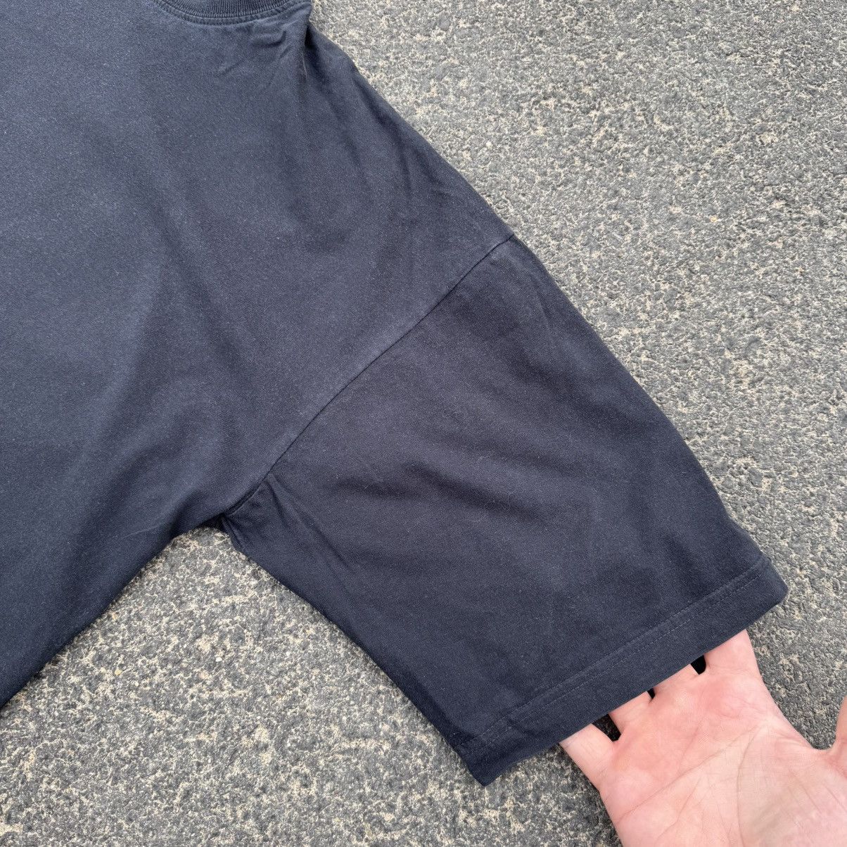 Other Vintage Black Blank Tee Japanese Archive Trashed Basic Size US L / EU 52-54 / 3 - 3 Thumbnail
