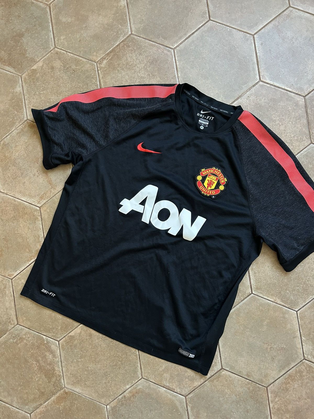 Nike MANCHESTER UNITED NIKE SOCCER JERSEY shirt Size US XL / EU 56 / 4 - 2 Thumbnail