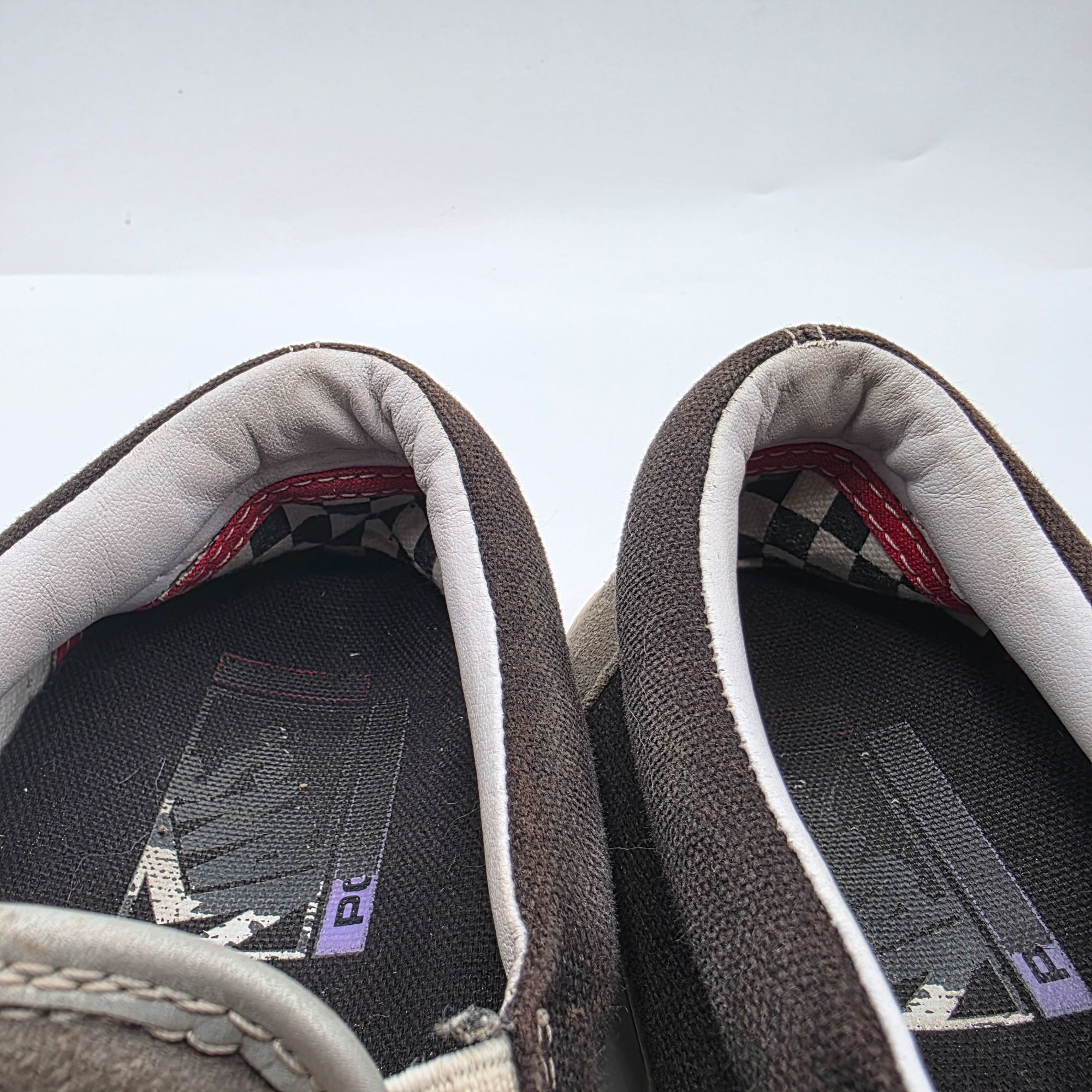 Vans Vans Slip On Skate Shoes Mens Size 8 Gray Casual Walking Sch Size US 8 / EU 41 - 9 Thumbnail