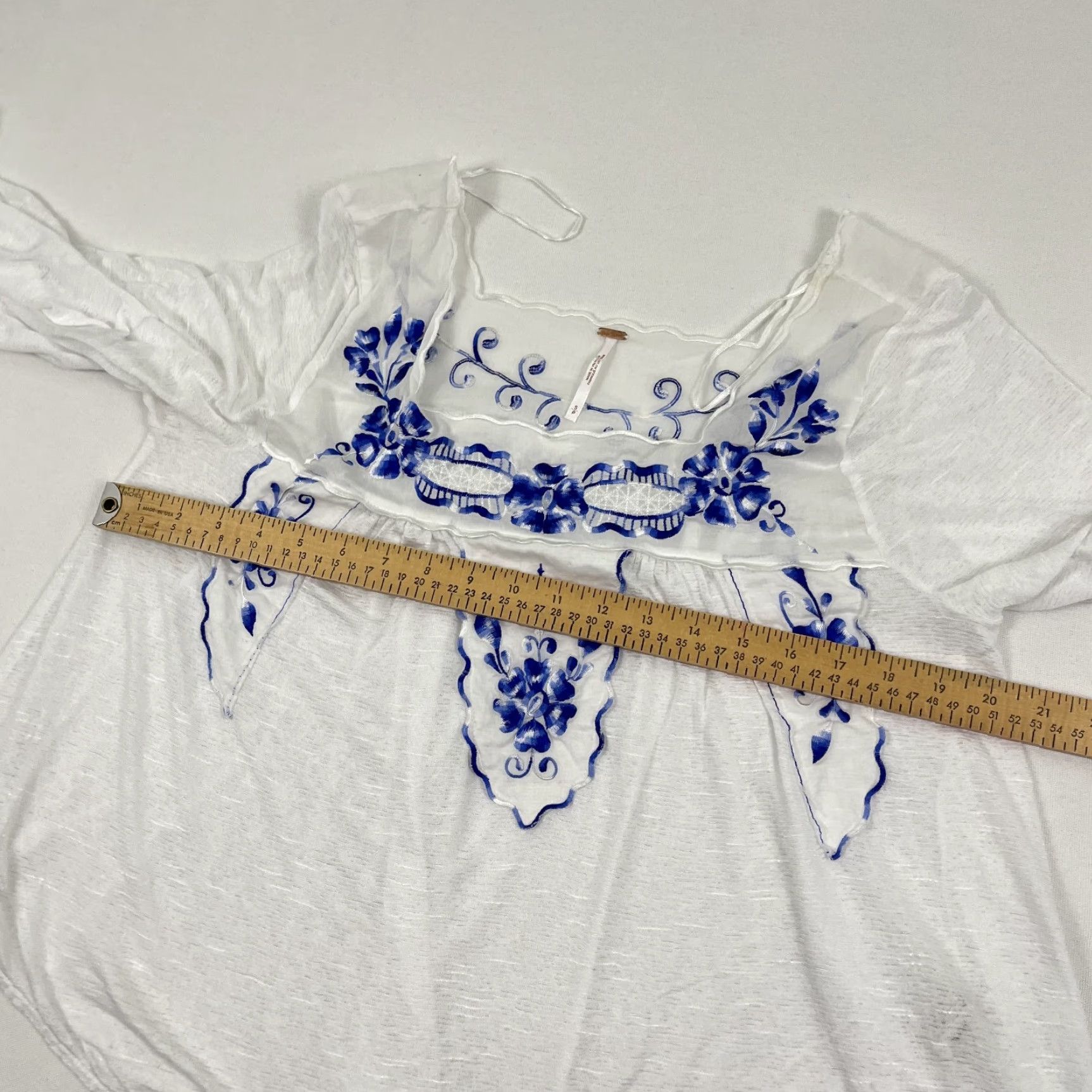 Free People VINTAGE Free People Blouse Womens S White Blue Floral Embroidered Boho Peasant Cottage Size S / US 4 / IT 40 - 5 Thumbnail