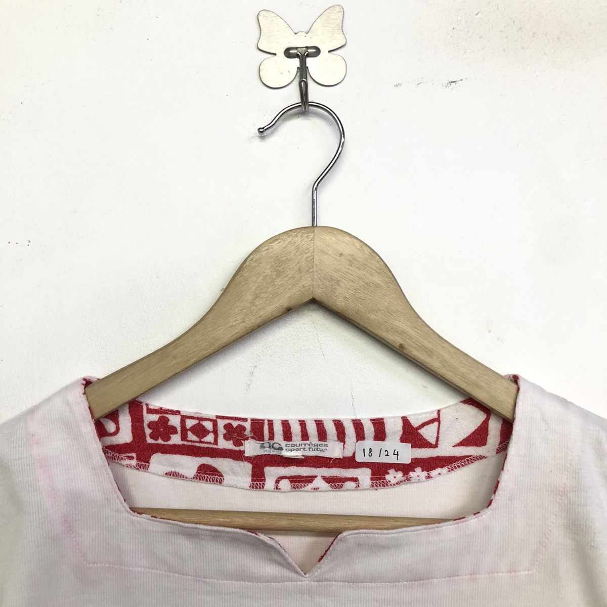 Courreges Vintage Courreges Paris Embriodered Spellout Design Tshirt Size XS / US 0-2 / IT 36-38 - 5 Thumbnail