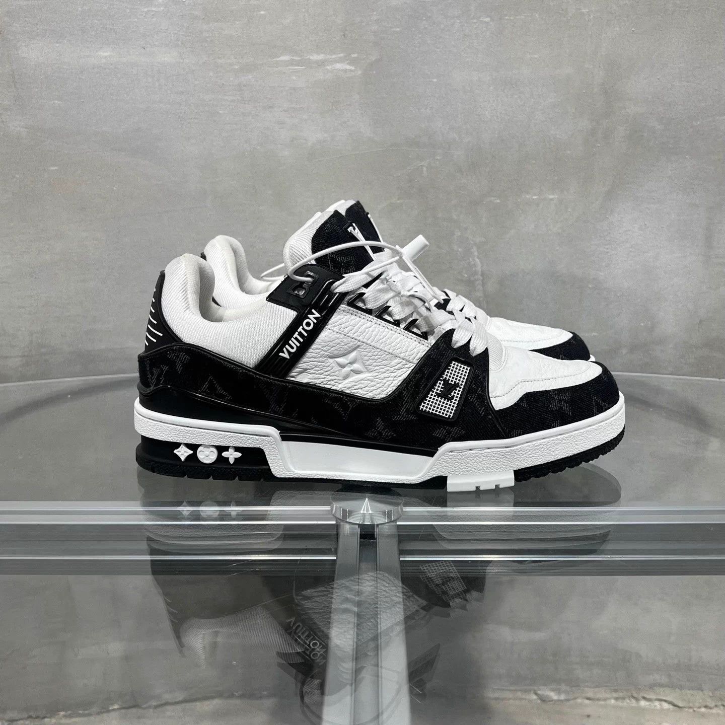 Louis Vuitton LV Trainer Black White Denim UK6.5/40.5 Size US 8.5 / EU 41-42 - 4 Thumbnail