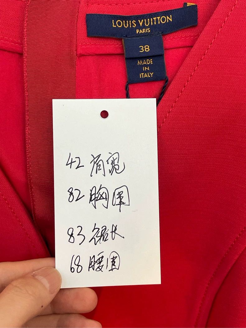 Louis Vuitton Louis Vuitton Red V-neck sleeveless back zip dress Size XS / US 0-2 / IT 36-38 - 7 Thumbnail