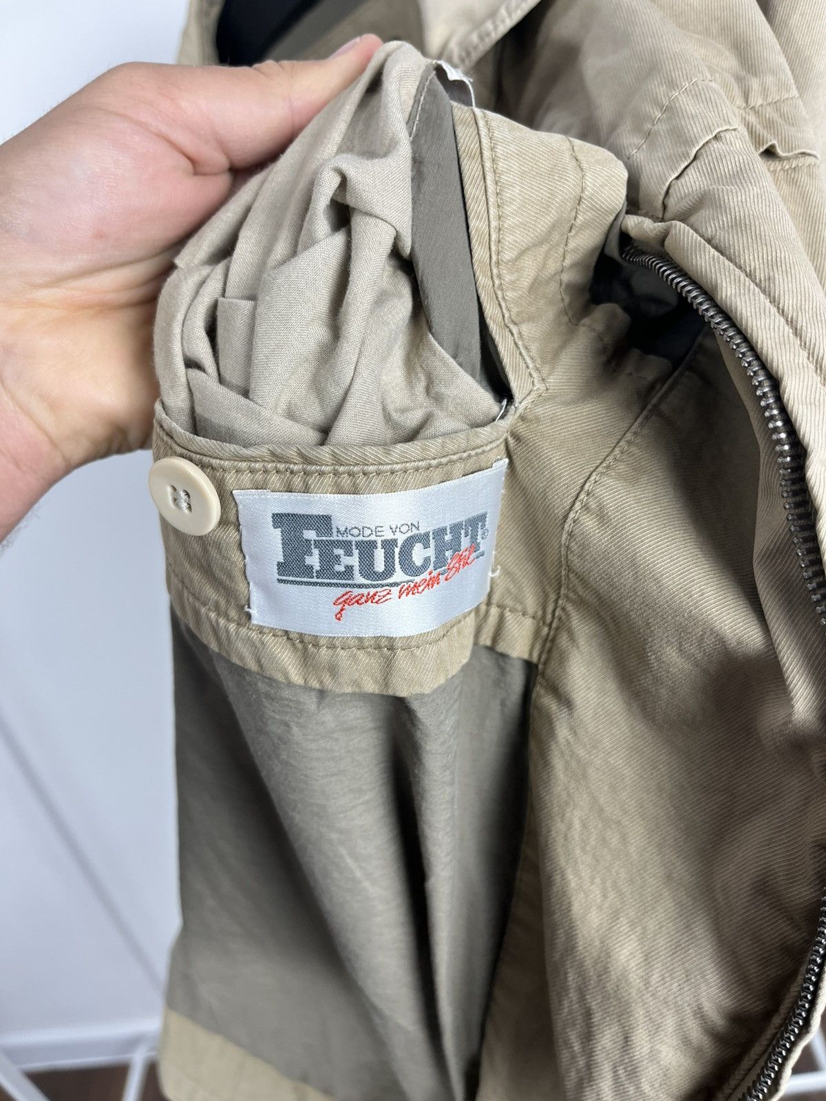 Hugo Boss Vintage Hugo Boss Beige Cotton Zip Up Jacket Size L Size US L / EU 52-54 / 3 - 12 Thumbnail