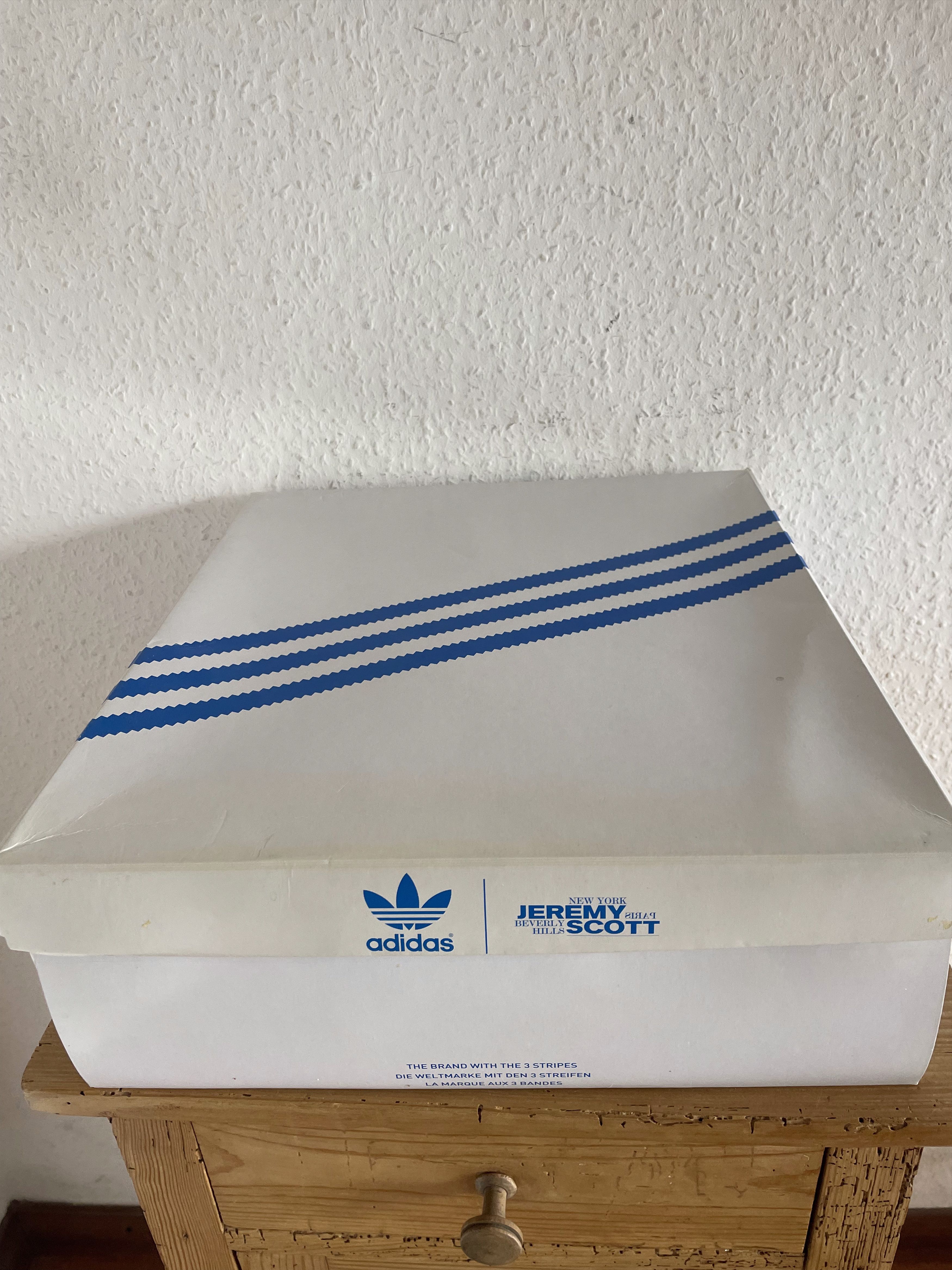 Adidas × Jeremy Scott JS Poodle Pink Fur Sneaker Size US 10 / EU 43 - 11 Thumbnail