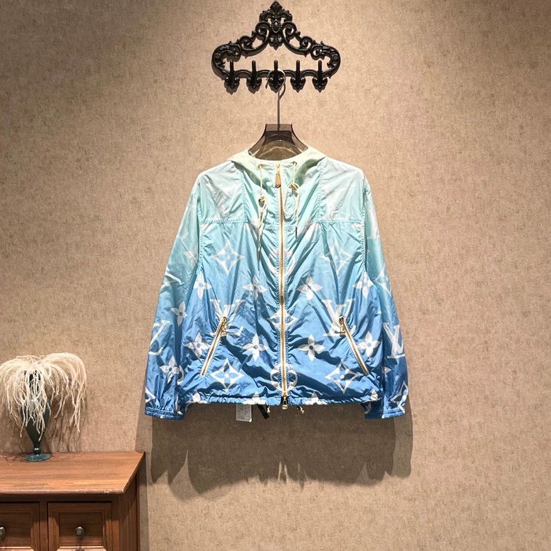 Louis Vuitton Louis Vuitton Gradient presbyopic full-print hooded assaul Size US XS / EU 42 / 0 - 1 Thumbnail