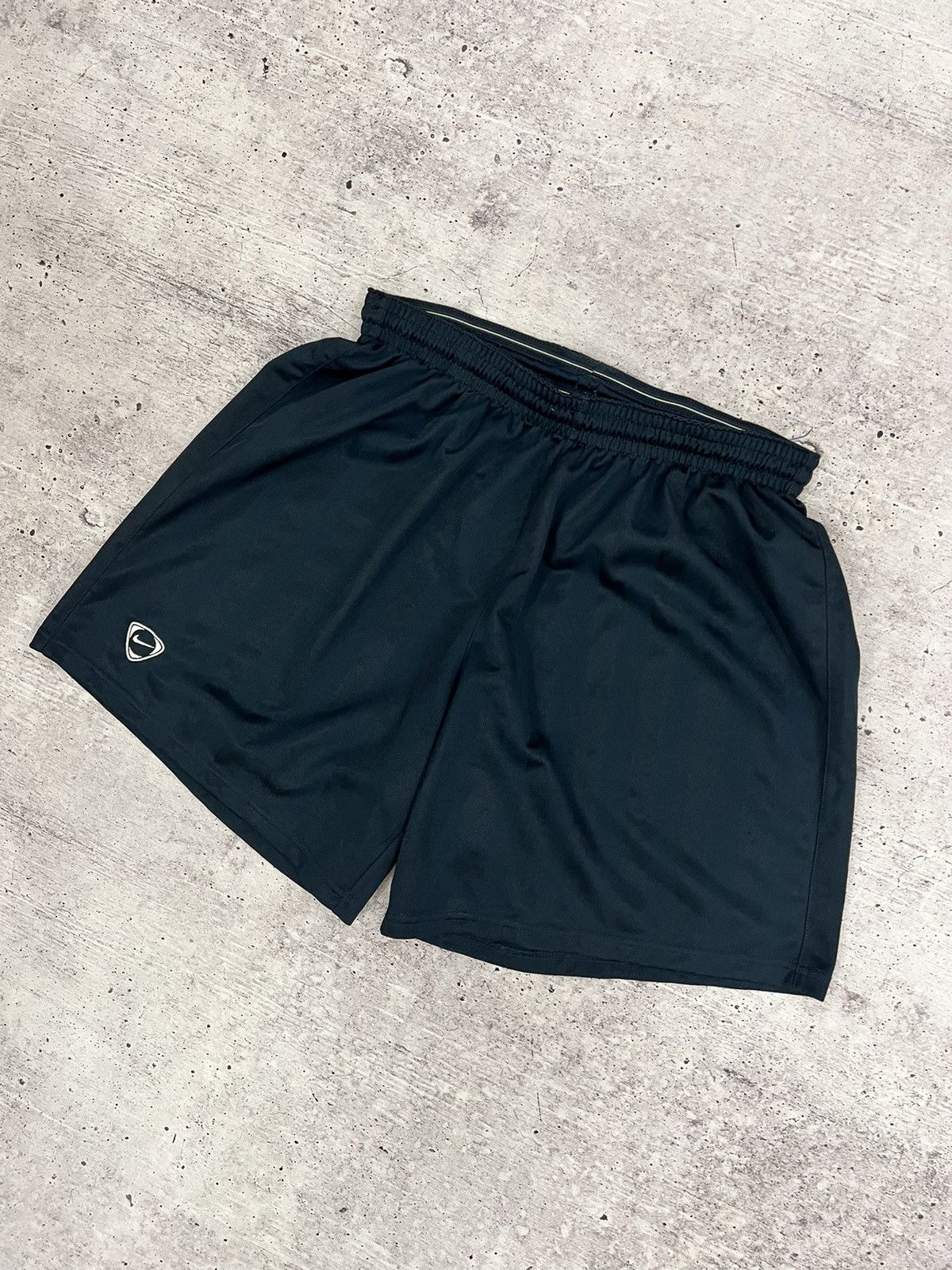 Nike Nike Vintage Shorts Swoosh Logo y2k Size US 30 / EU 46 - 2 Thumbnail