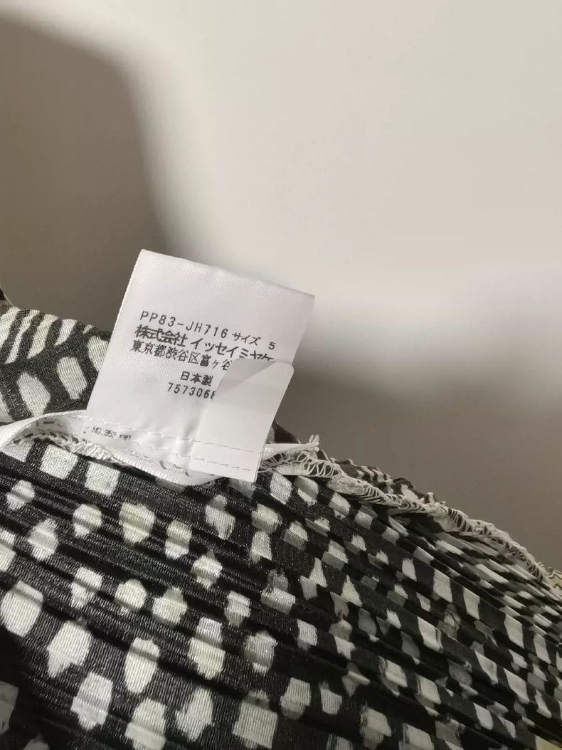 Issey Miyake Issey Miyake size:5 Grey pop conch dress Size XS / US 0-2 / IT 36-38 - 4 Thumbnail