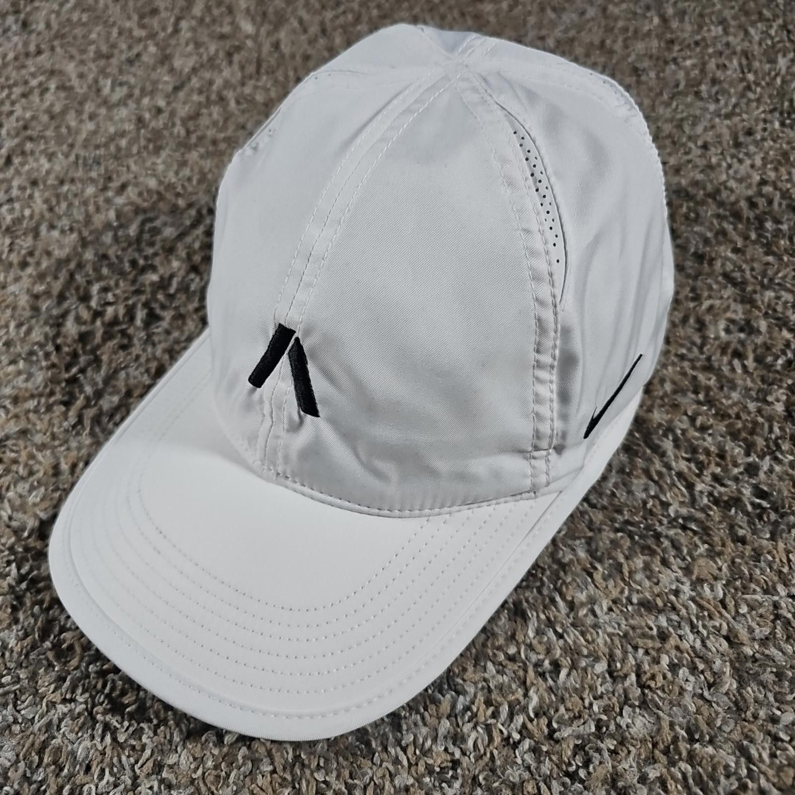 Nike nike dri fit featherlight Strapback Running Panel hat Size ONE SIZE - 1 Thumbnail