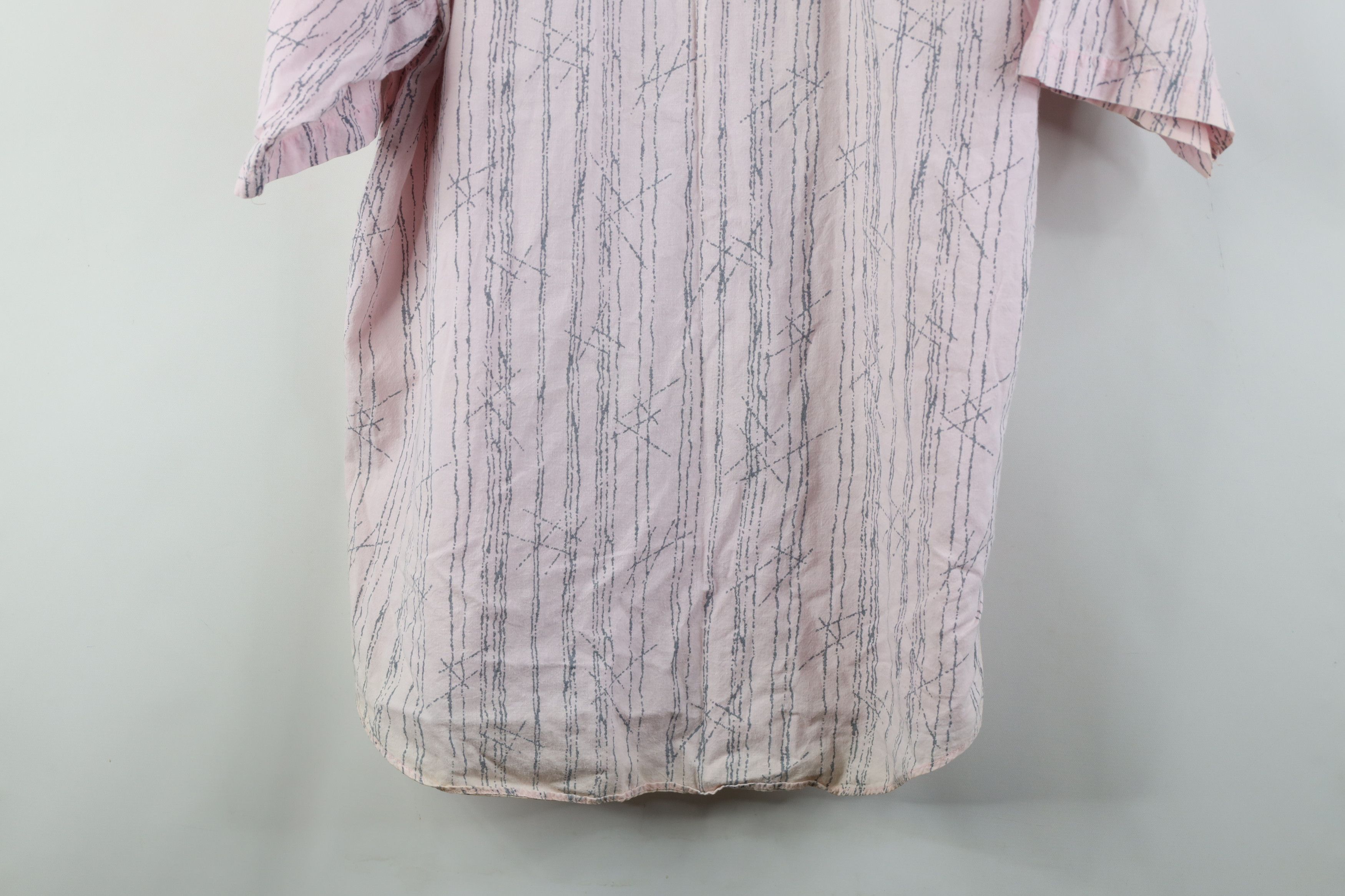 Vintage Vintage 90s Streetwear Abstract Surf Button Shirt Pink USA Size US L / EU 52-54 / 3 - 14 Thumbnail