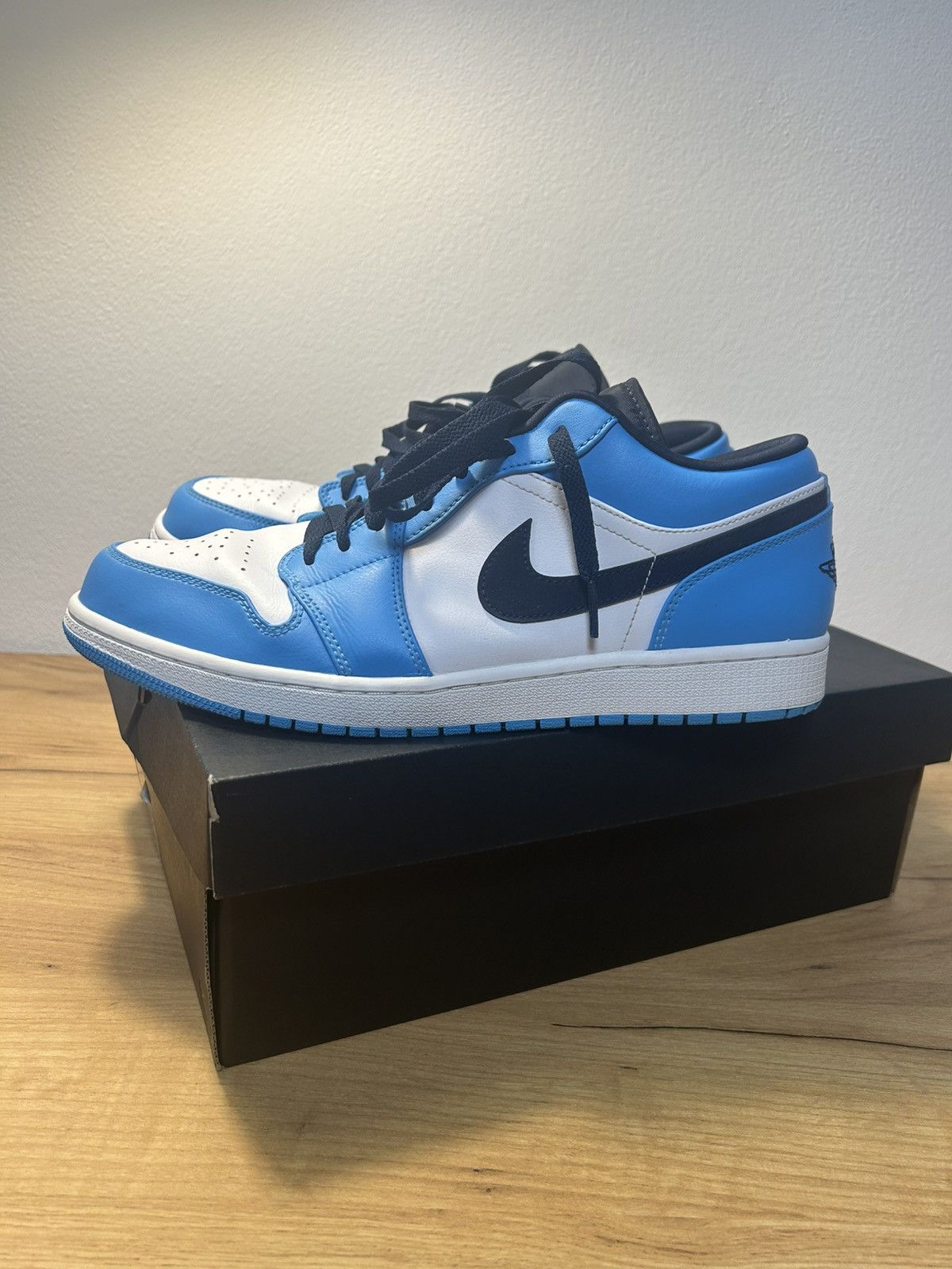Air jordan low powder blue-obsidian