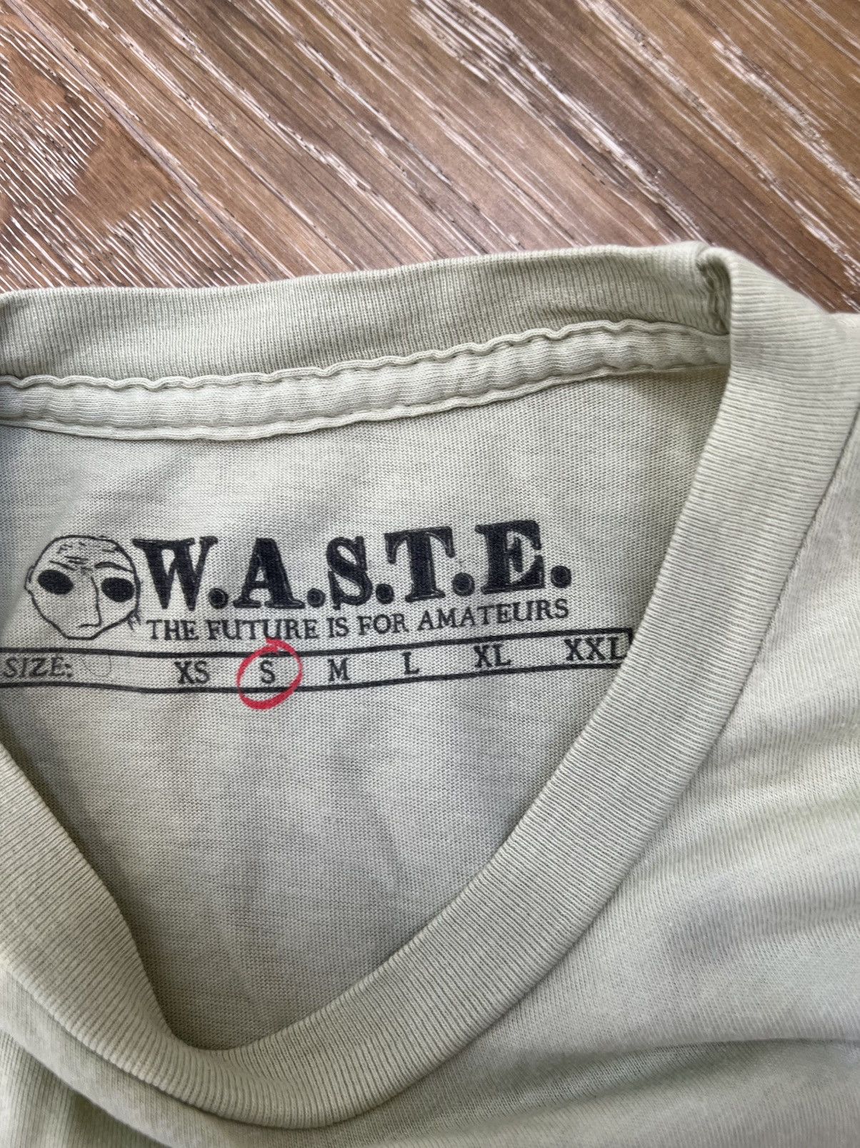 Band Tees Radiohead Waste You Have Such An Aura Dahling Glamor Tee Size US S / EU 44-46 / 1 - 3 Thumbnail