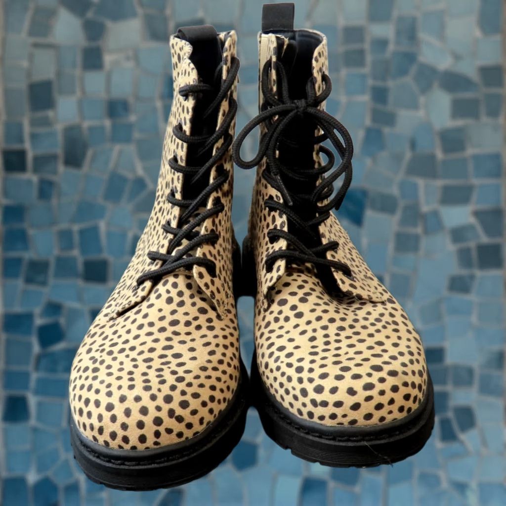 Torrid Torrid Stevie Women's 10W Lace-Up Combat Boots Faux Leather Leopard Zipper Ivory Animal Print Block Heel Rubber Ankle Shoes Size US 10 / IT 40 - 1 Thumbnail