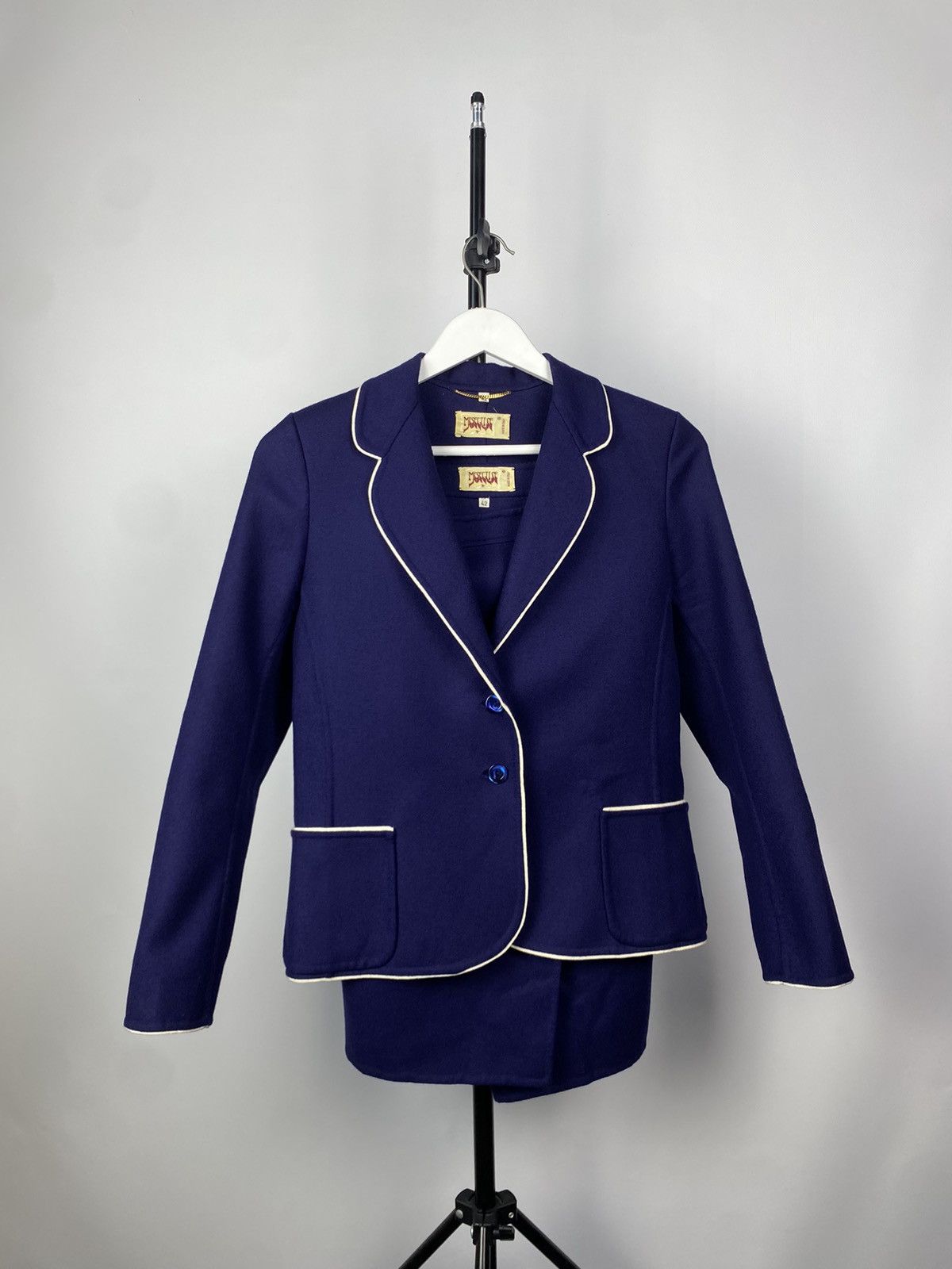 Vintage Vintage 70-80s WOOL suit blazer + skirt Size M / US 6-8 / IT 42-44 - 1 Thumbnail