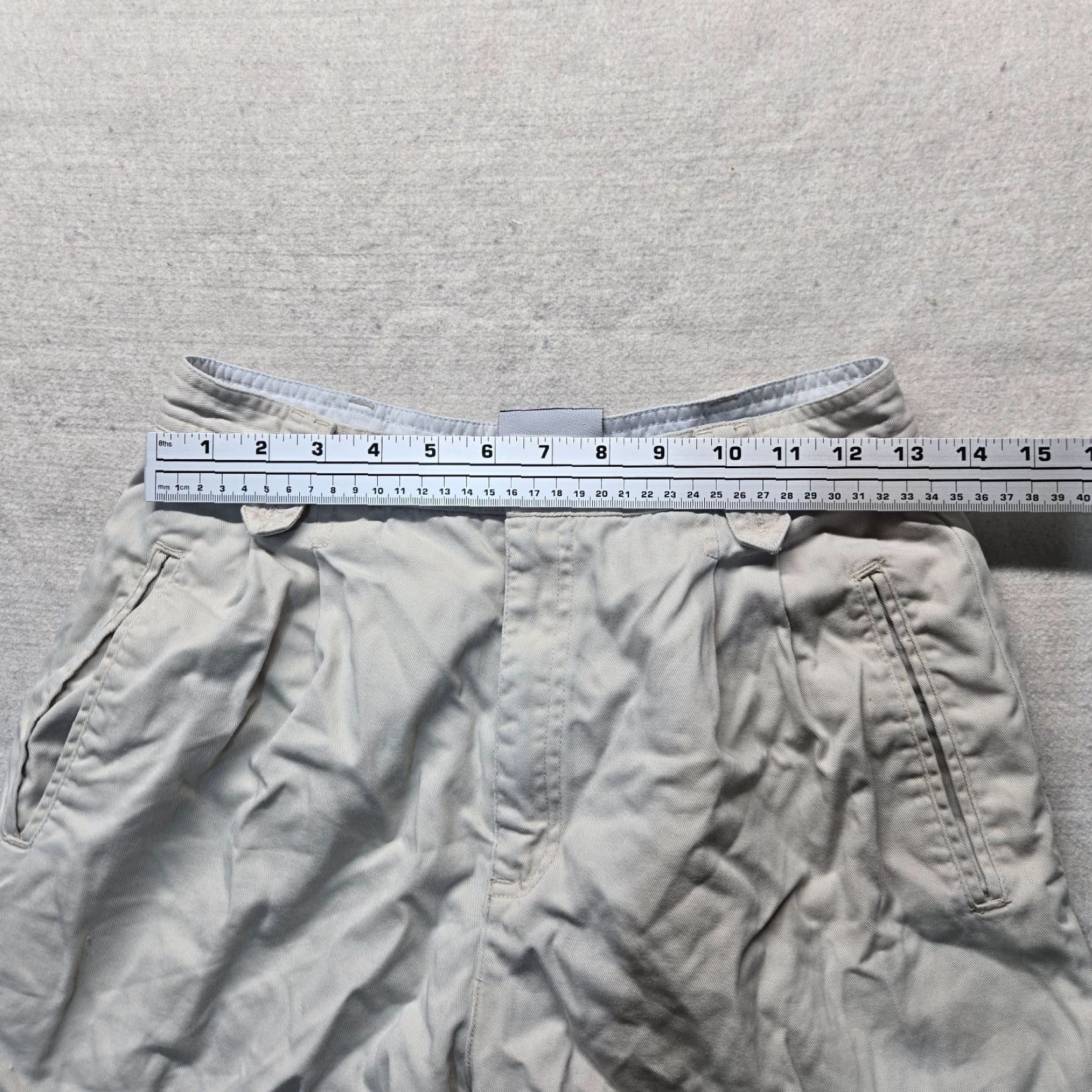Liz Claiborne Liz Claiborne White Shorts 100% Cotton Adult Women Size 10 Solid Cotton Chino Shorts Womens Size 32" / US 10 / IT 46 - 3 Thumbnail