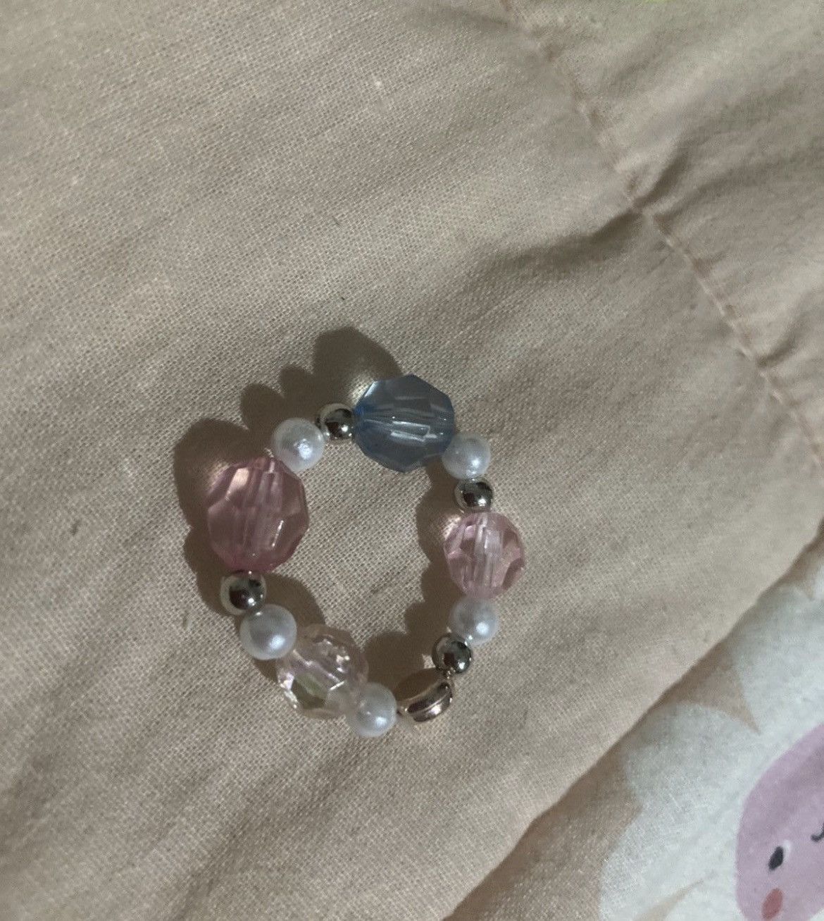 Other Plastic gemmed an faux pearl ring Size ONE SIZE - 2 Thumbnail