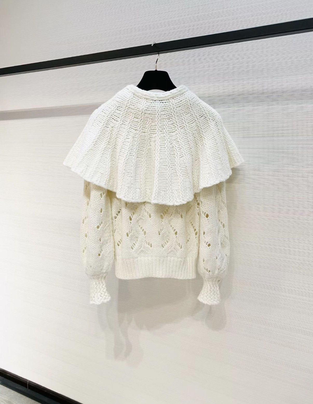 Chanel Chanel 21B White Cape Collar Knit Sweater J33 Size XXS / US 00 / IT 34 - 2 Thumbnail