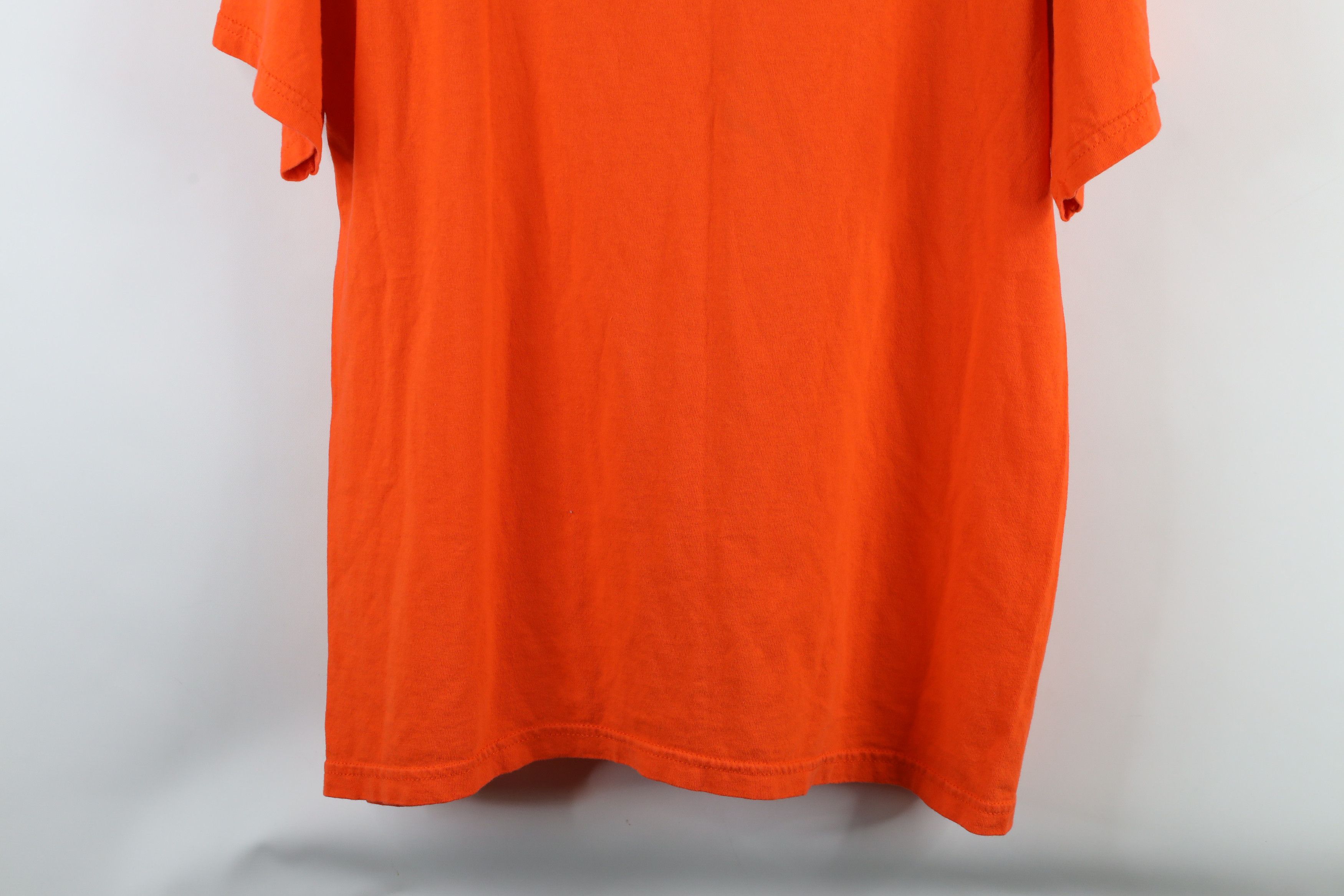 Vintage Vintage 90s Streetwear Halloween Bee Witching T-Shirt Orange Size L / US 10 / IT 46 - 10 Thumbnail