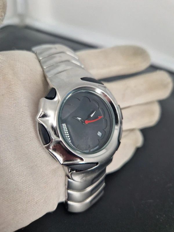 Y2K Retro Stainless Steel Blade Style Watch Black Dial