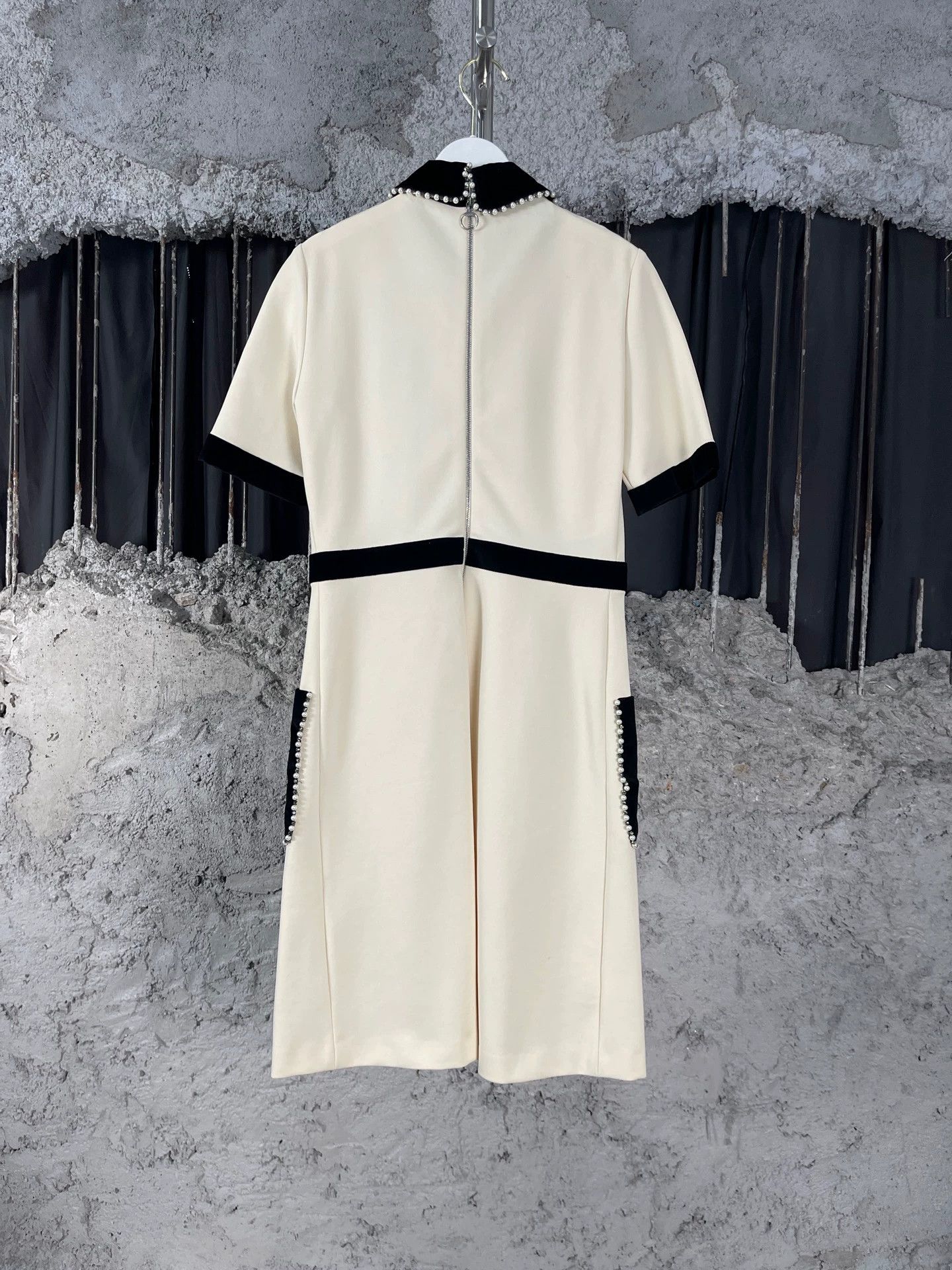 Gucci Gucci Women's Pearl Embellished Dress Size M (New) Size M / US 6-8 / IT 42-44 - 2 Thumbnail